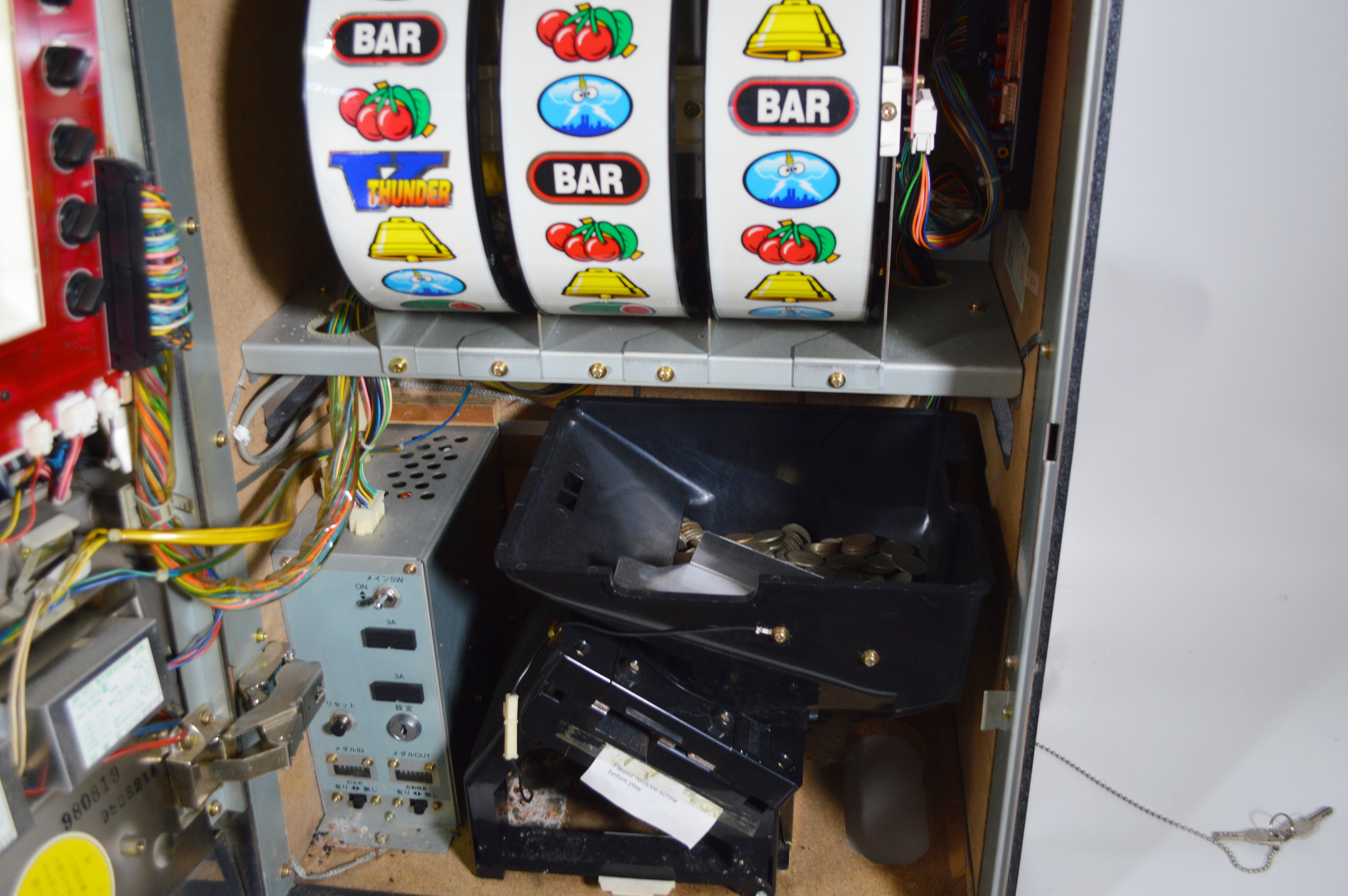 Macy "Thunder" Coin Slot Machine