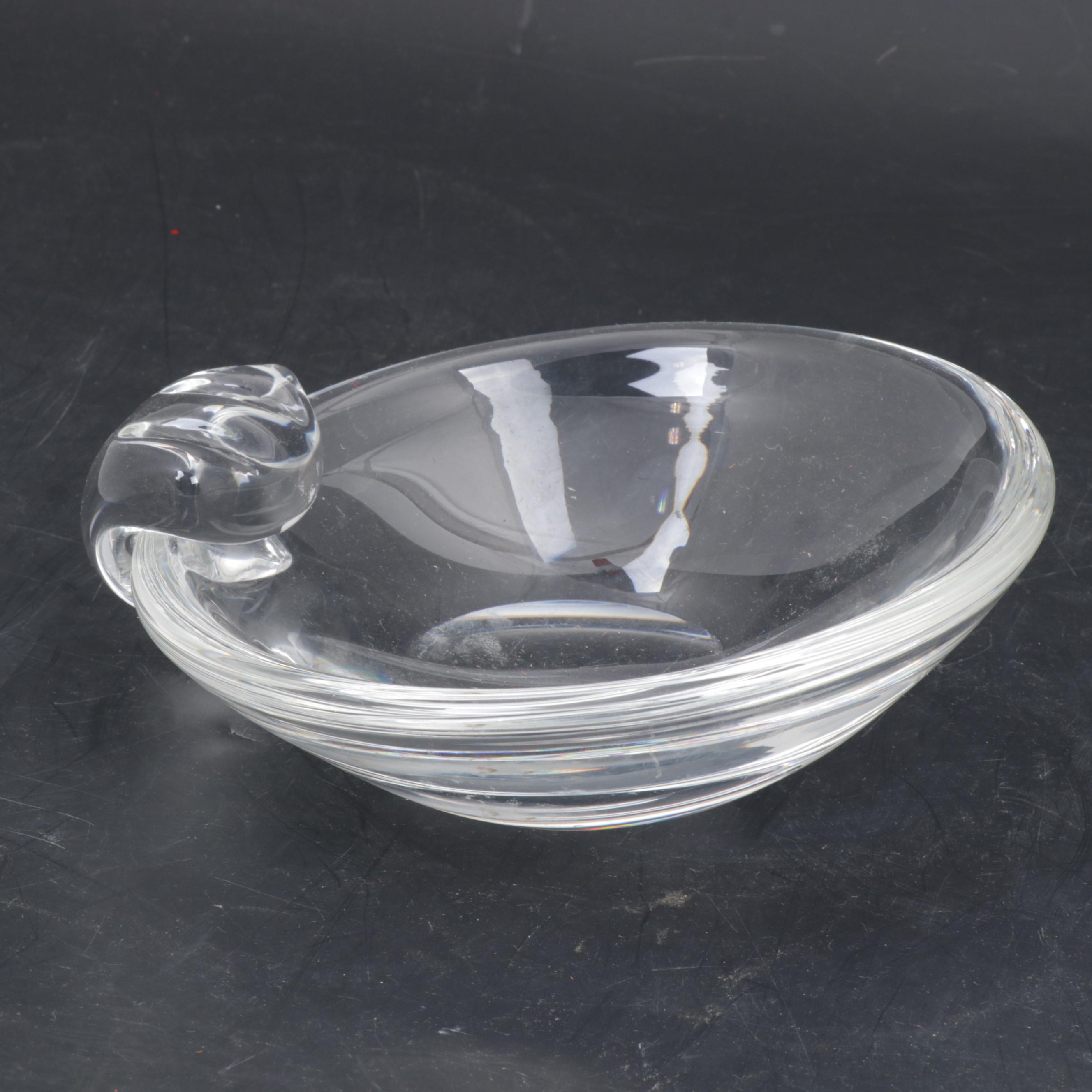 Steuben Art Glass Ashtray with Sloping Bowl Designed by David Hills, Mid-Century