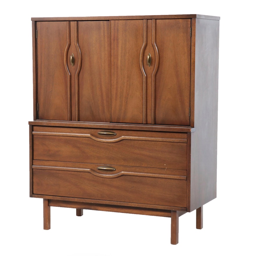 Broyhill Lenoir House Mid Century Modern Chest of Drawers, Mid-20th Century