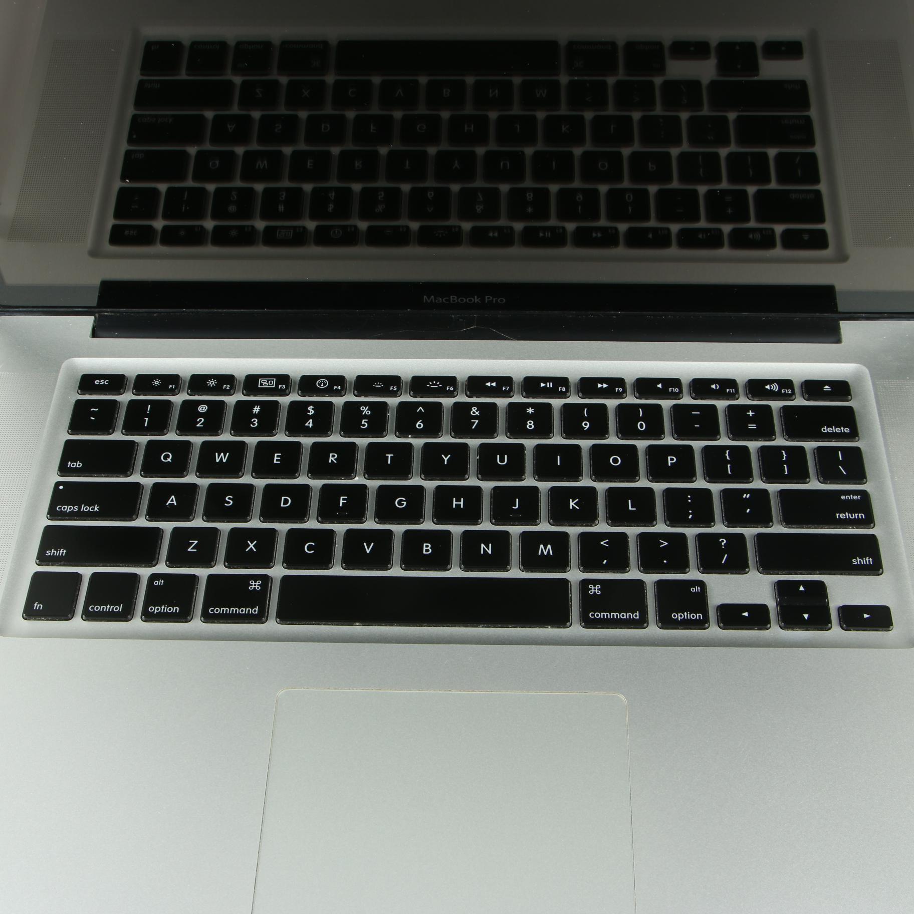 Apple 15" MacBook Pro Laptop with Power Adapter, Mid 2009