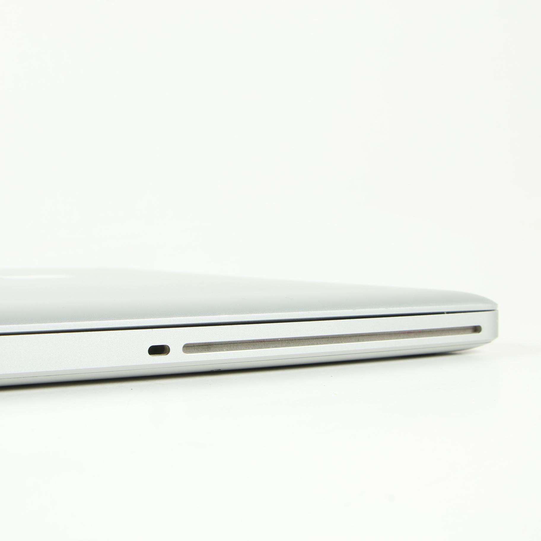 Apple 15" MacBook Pro Laptop with Power Adapter, Mid 2009