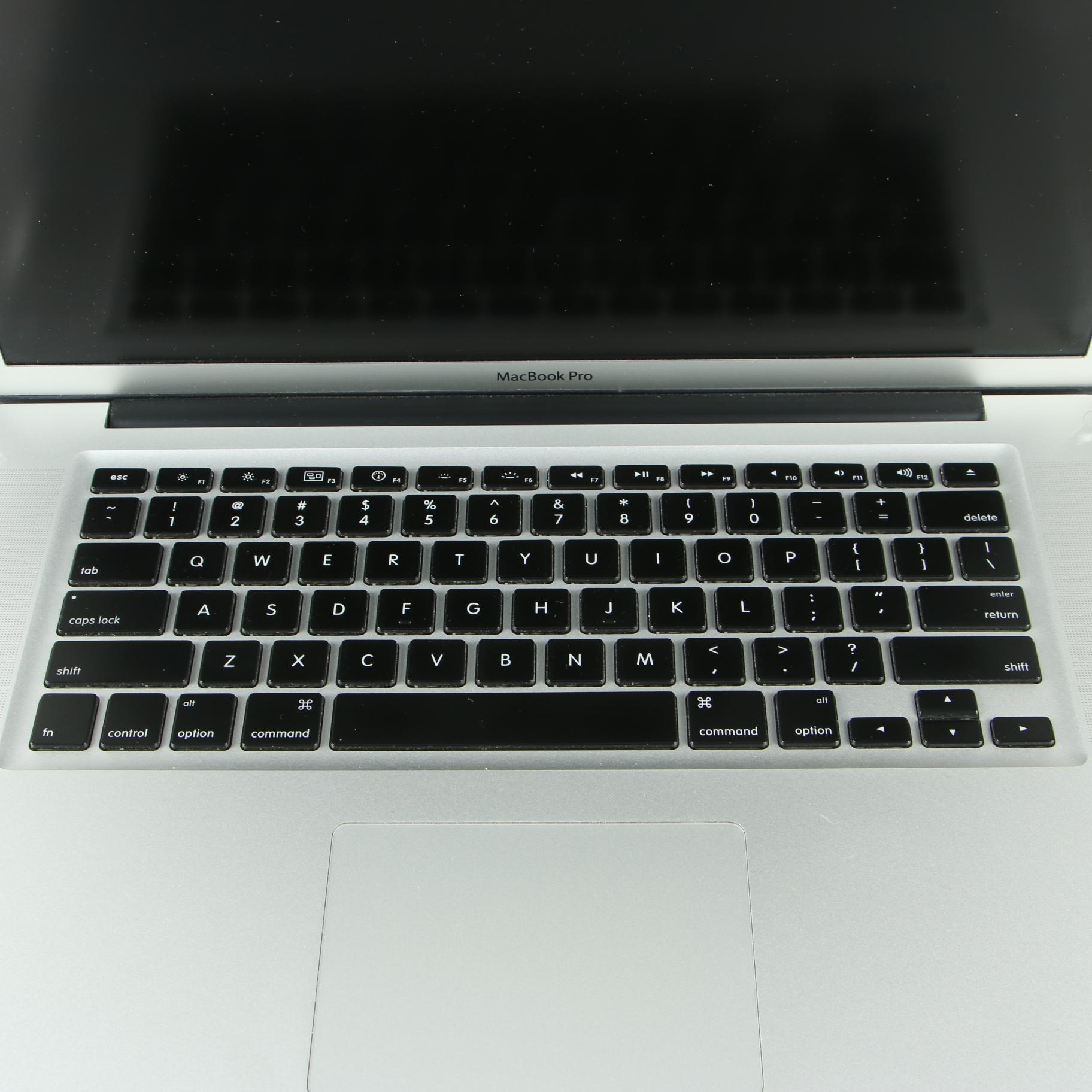 Apple 15" MacBook Pro Laptop with Power Adapter, Mid 2009