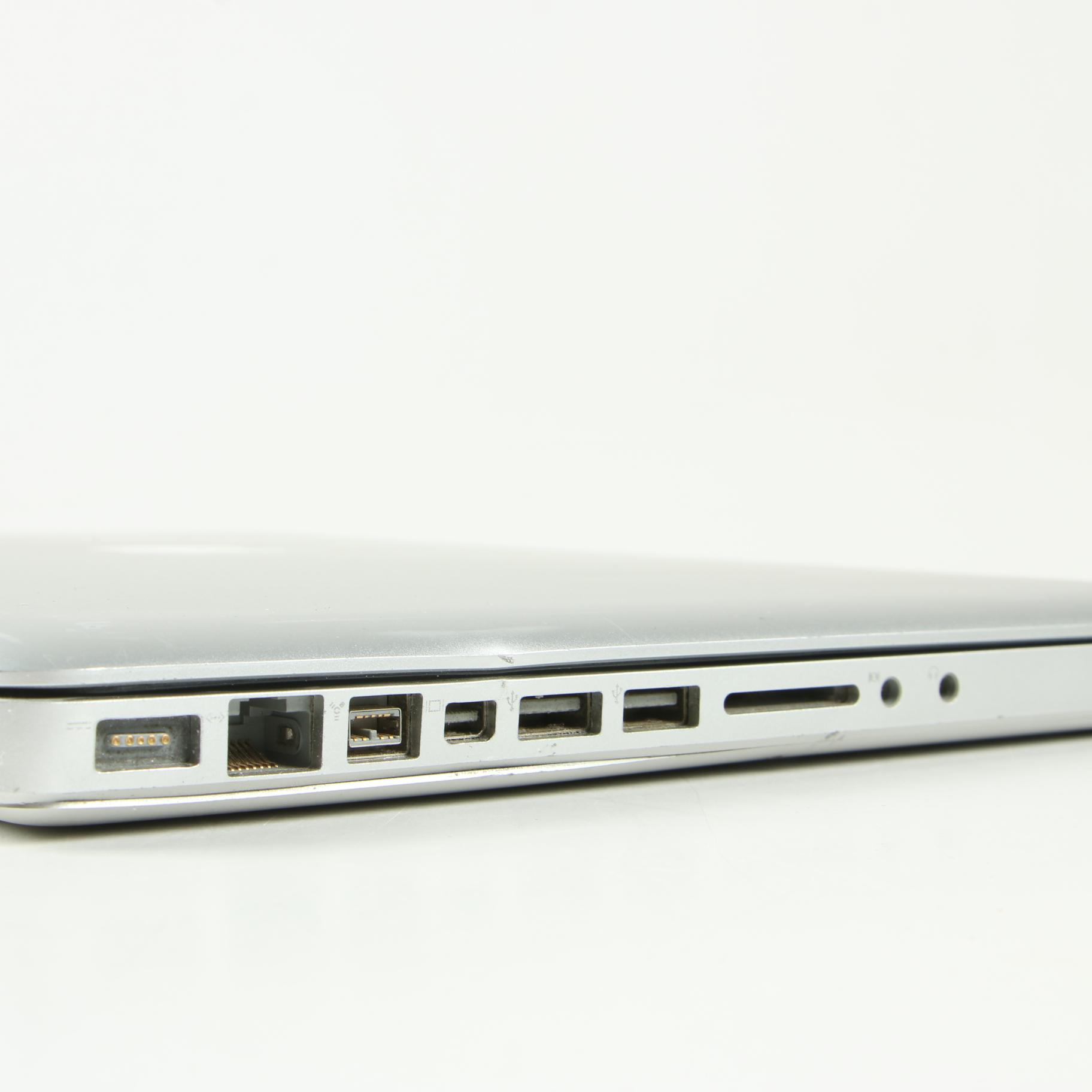 Apple 15" MacBook Pro Laptop with Power Adapter, Mid 2009