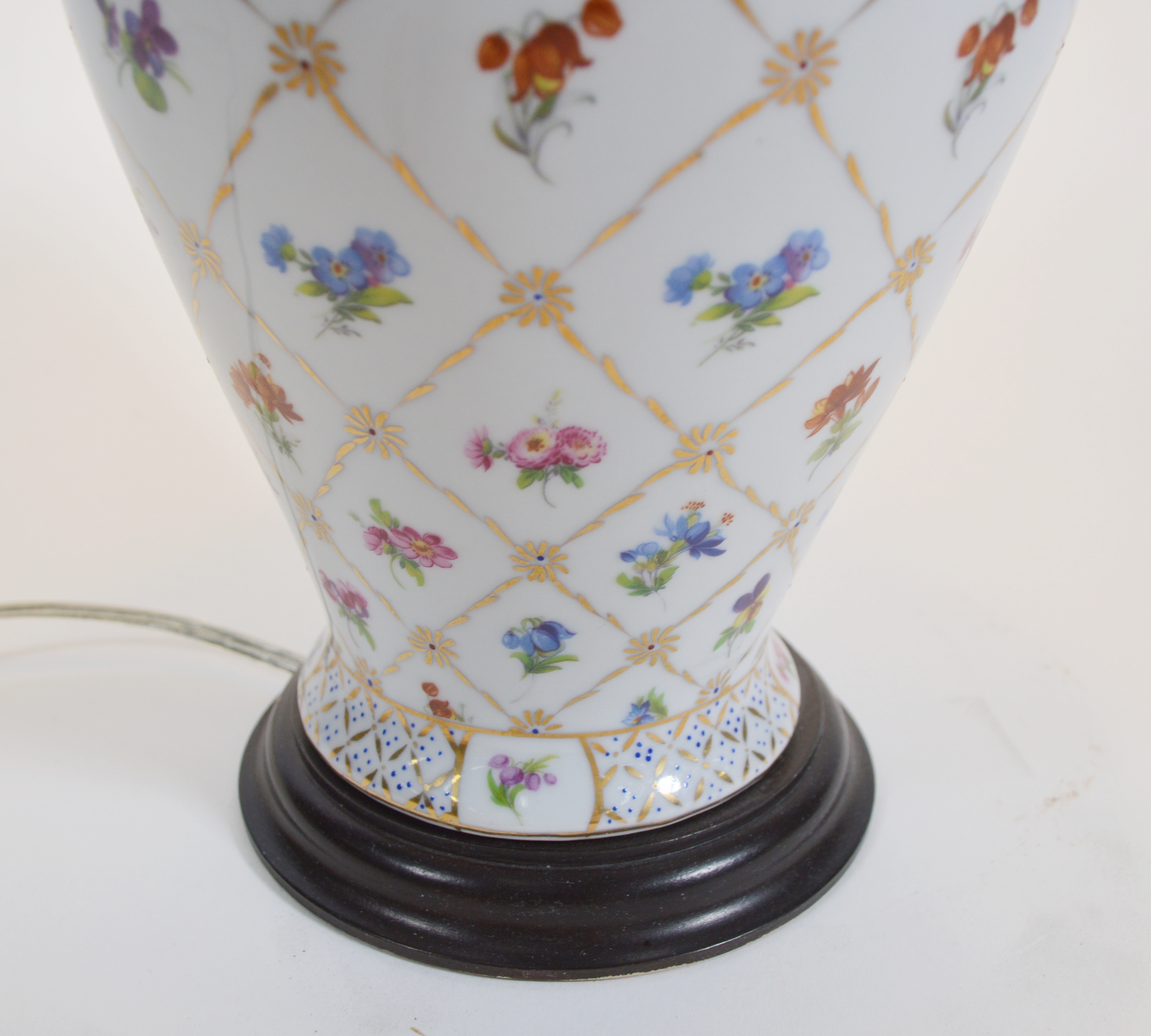 Hand-Painted Porcelain Ginger Jar Table Lamp, Late 20th Century