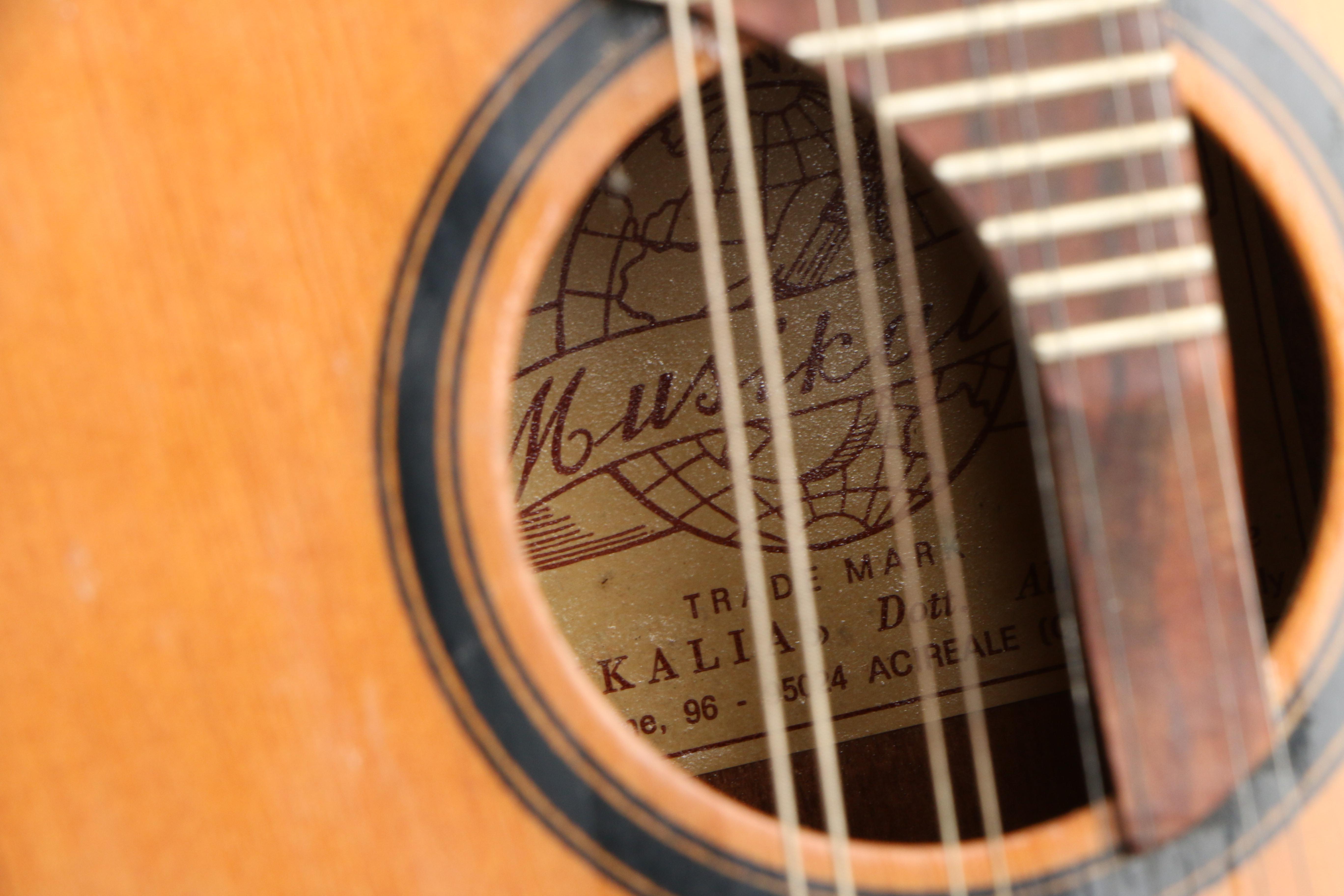 Musikalia Model 610 T "Lyre" Mandolin with Mandolin and Mandola Sheet Music