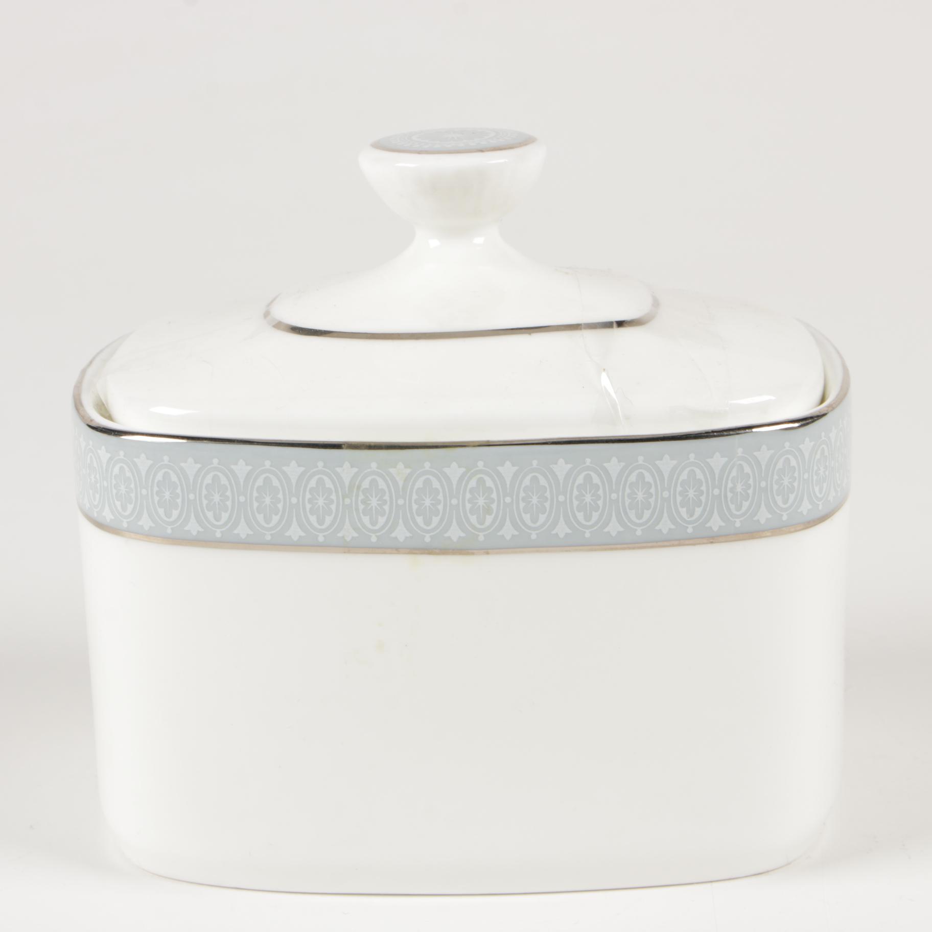 Royal Doulton "Etude" Bone China Dinnerware, Late 20th Century