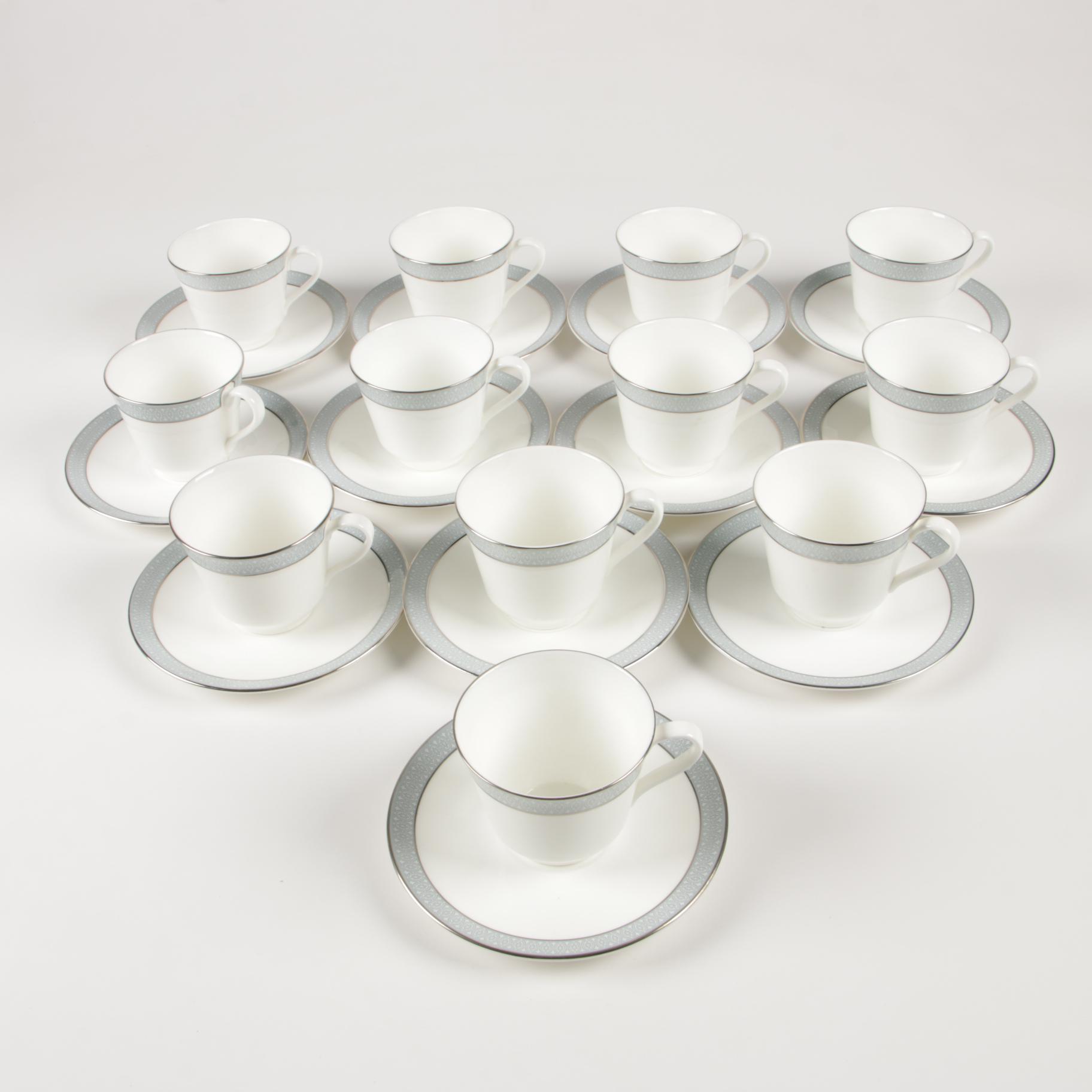 Royal Doulton "Etude" Bone China Dinnerware, Late 20th Century