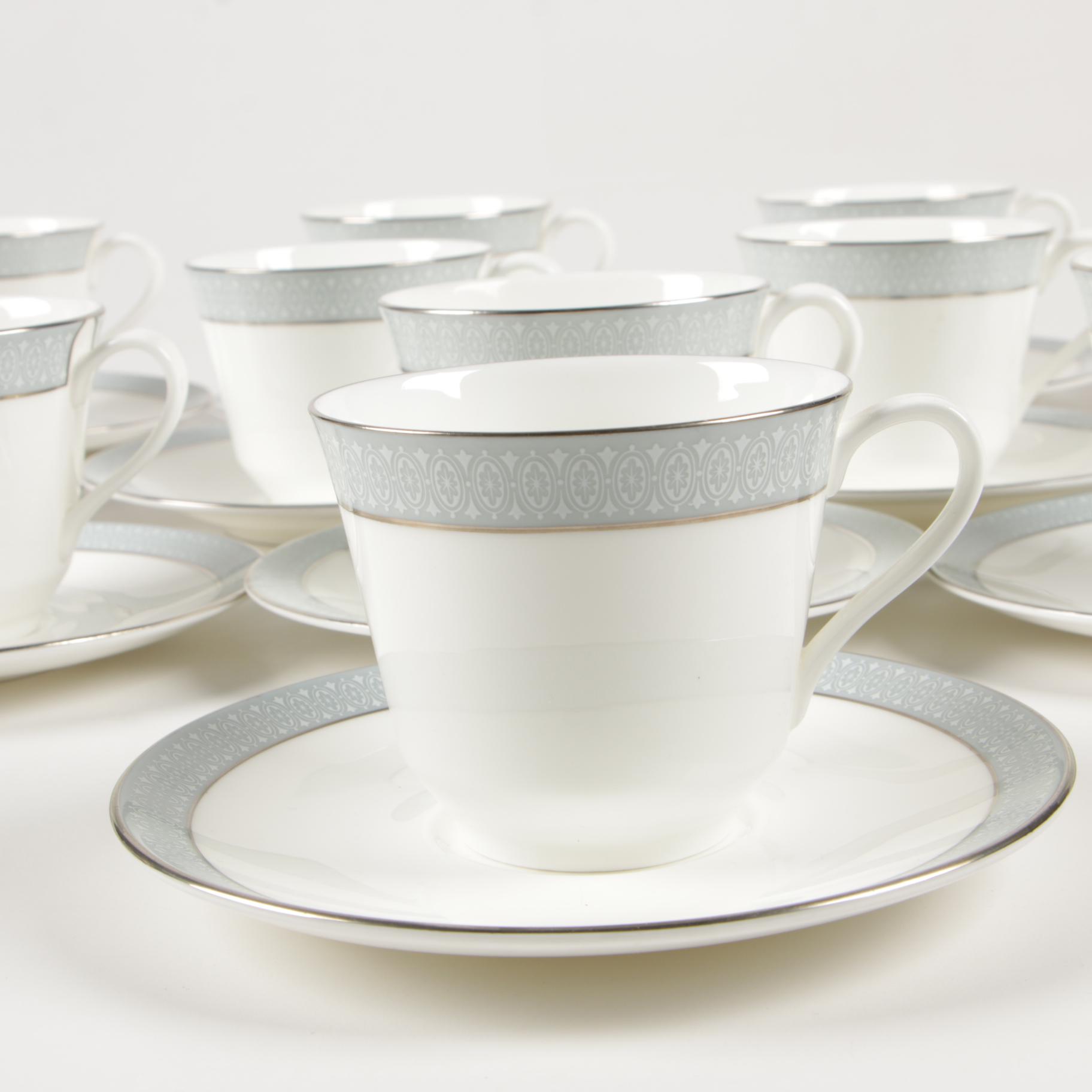 Royal Doulton "Etude" Bone China Dinnerware, Late 20th Century