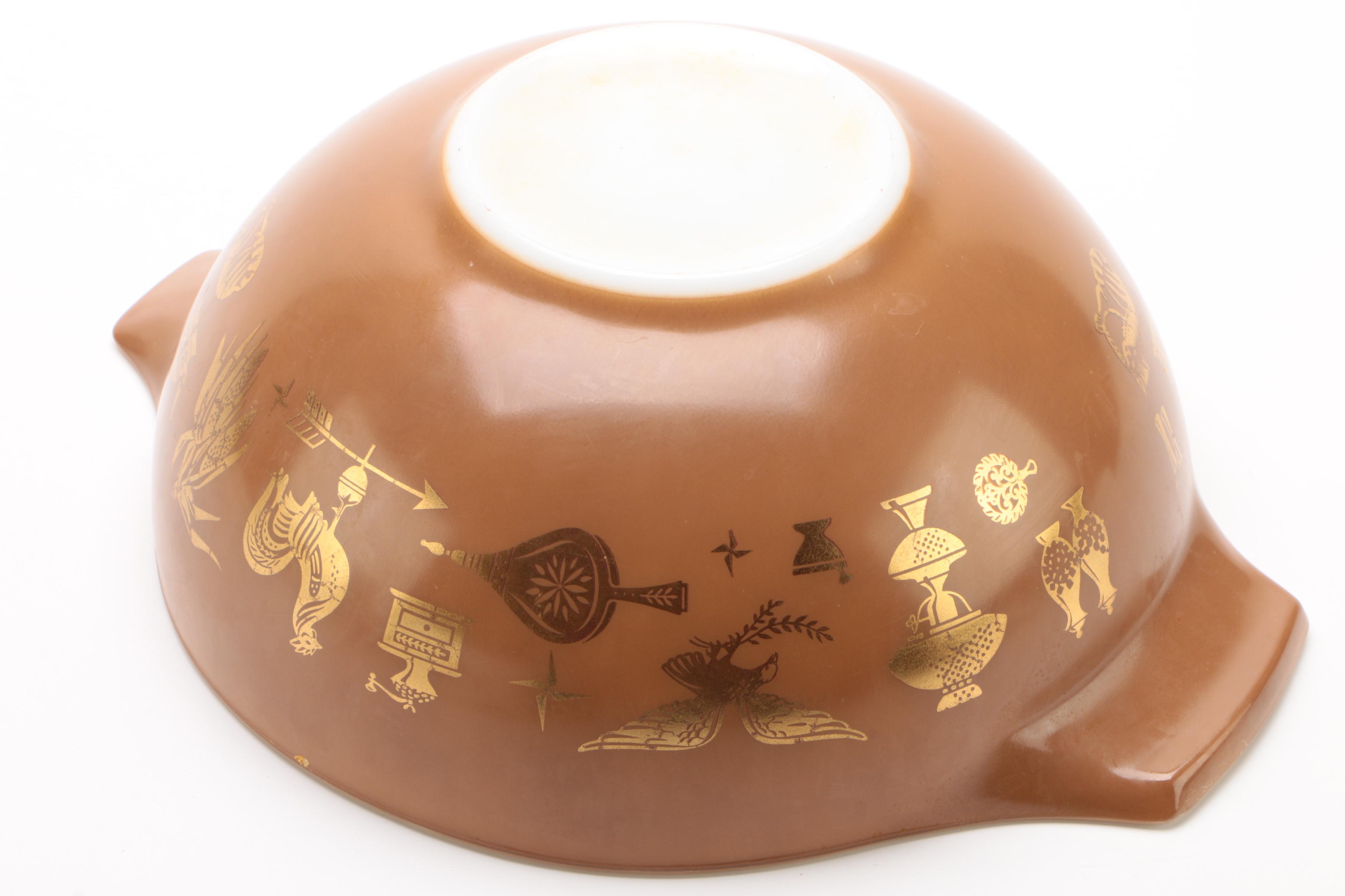 Pyrex 3 Piece Bakeware Set with Stoneware Mixing Bowl, Vintage