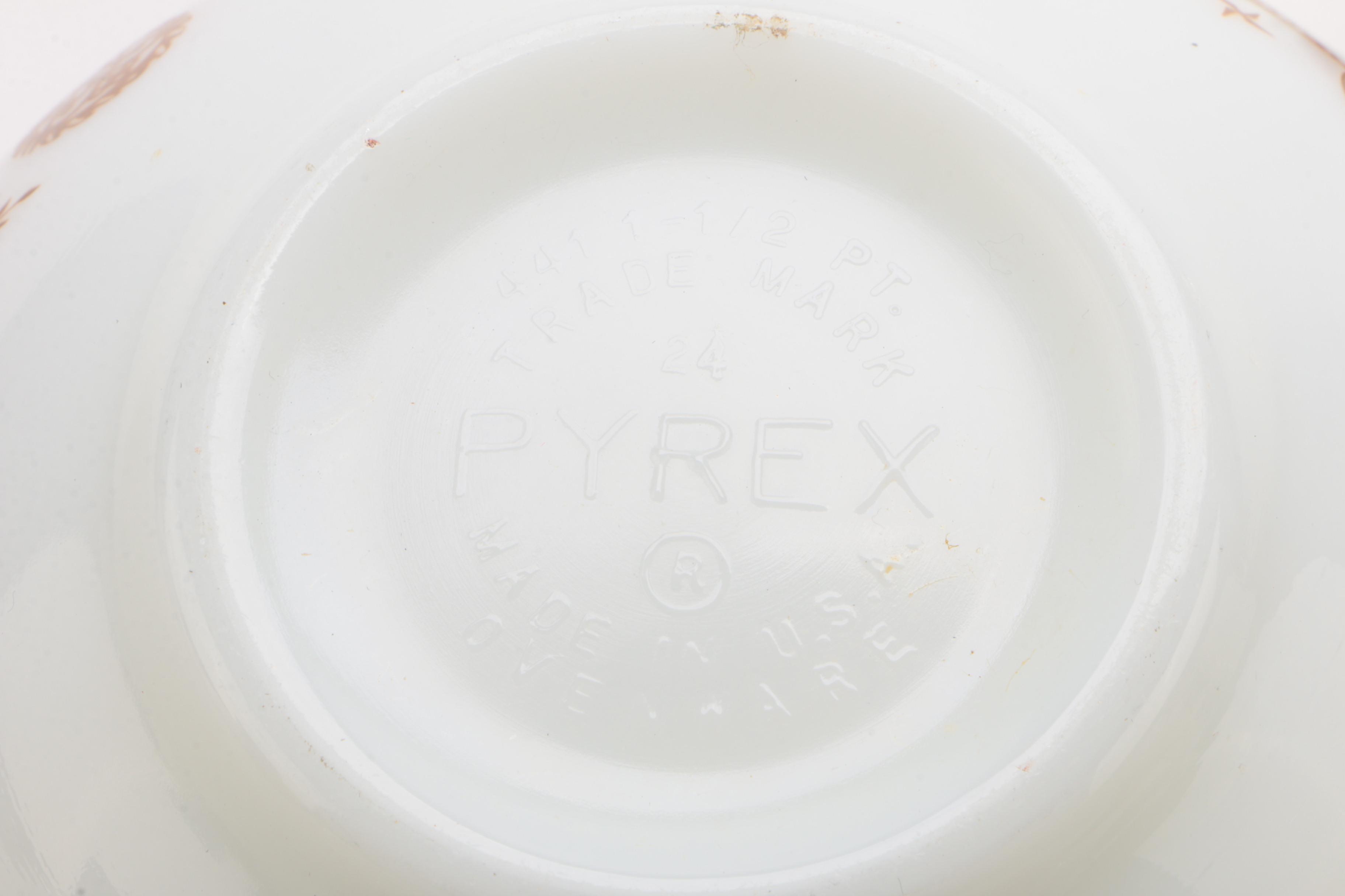 Pyrex 3 Piece Bakeware Set with Stoneware Mixing Bowl, Vintage