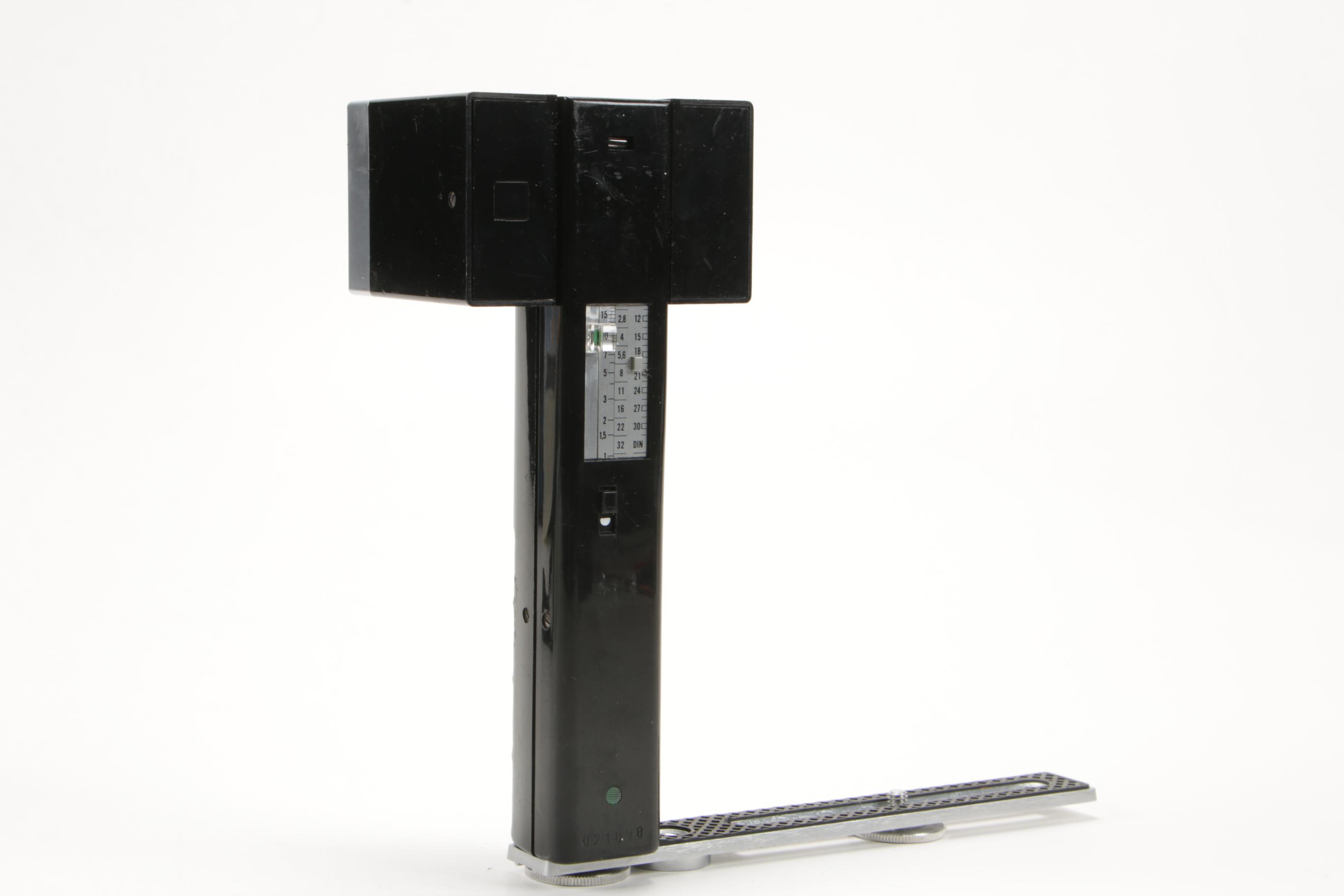 Miniature Graflex 2¼ x 3¼ Speed Graphic, Metz 202 Electronic Flash and More