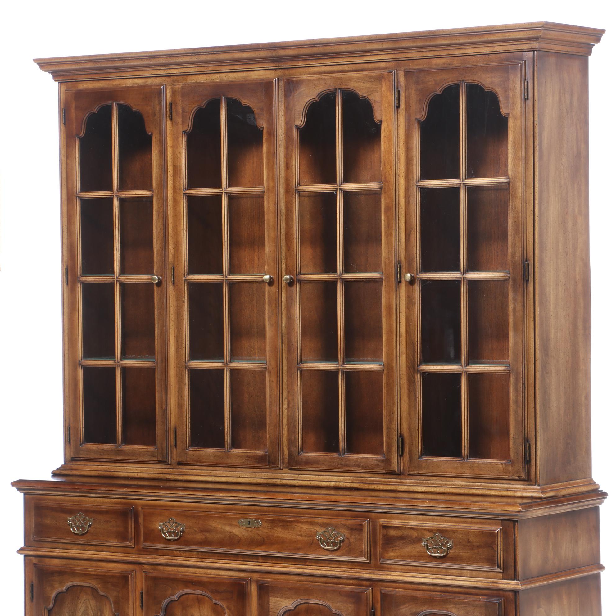 Statton "Trutype Americana" Maple China Cabinet, Mid to Late 20th Century