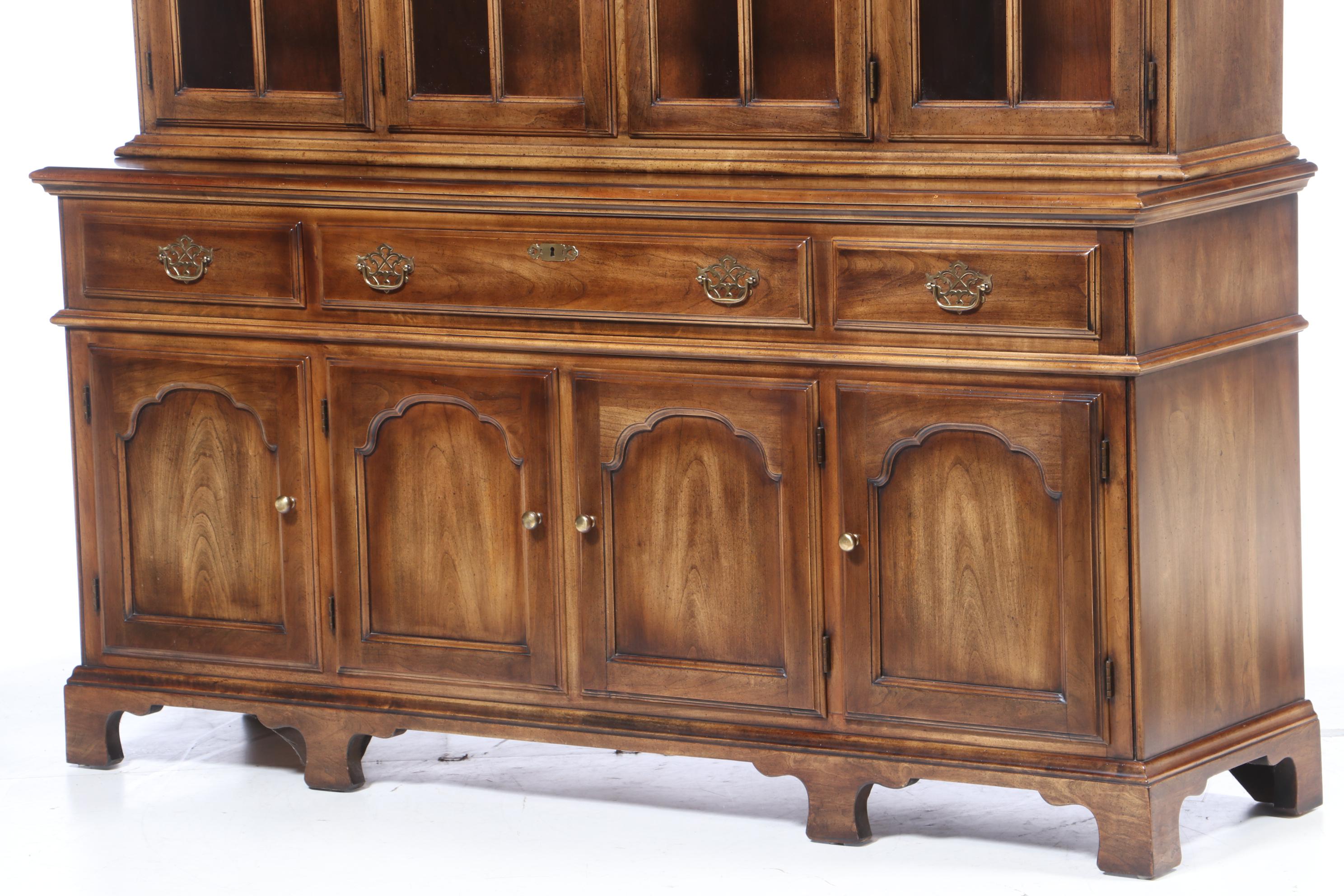 Statton "Trutype Americana" Maple China Cabinet, Mid to Late 20th Century