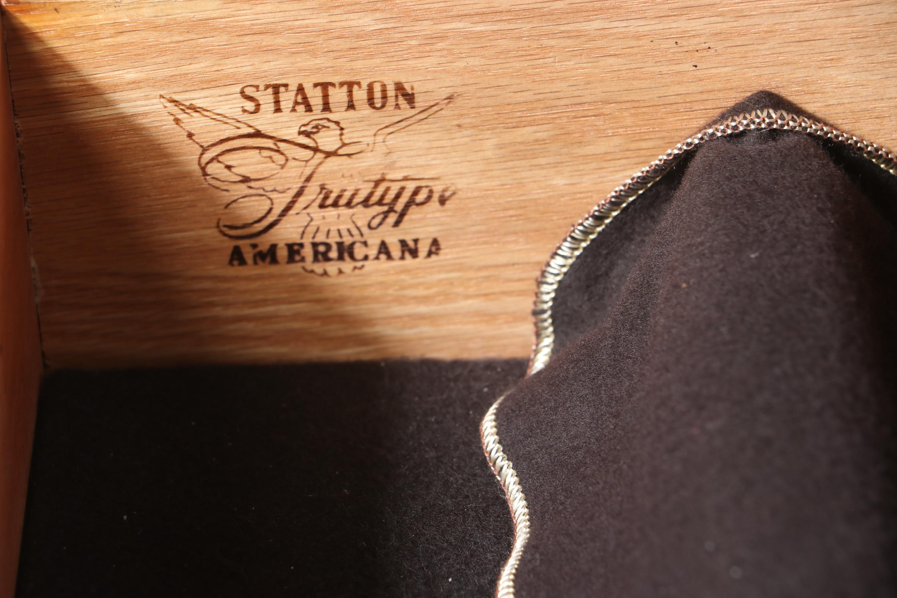 Statton "Trutype Americana" Maple China Cabinet, Mid to Late 20th Century