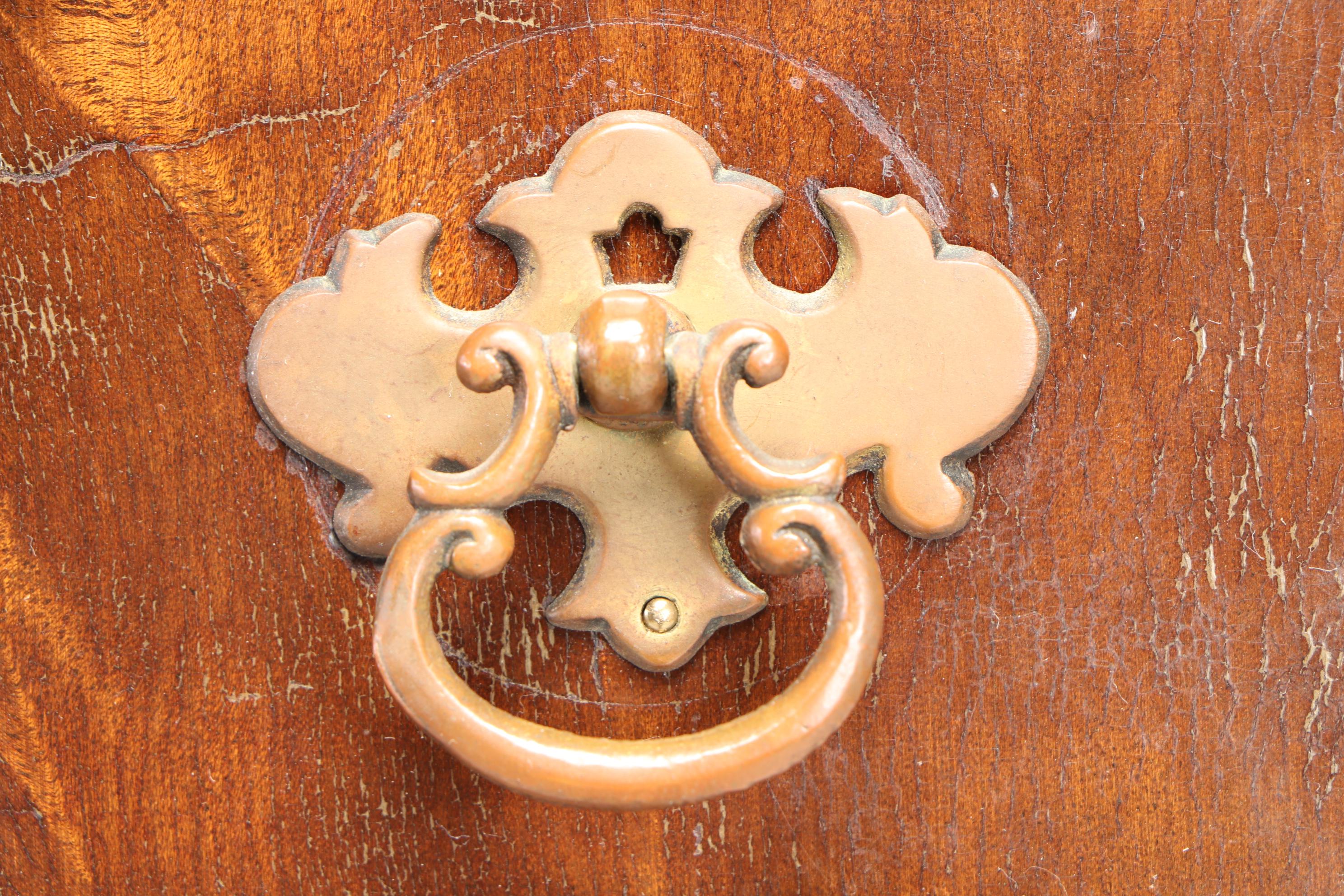 Skandia Furniture Queen Anne Style Mahogany Lingerie Chest, circa 1940