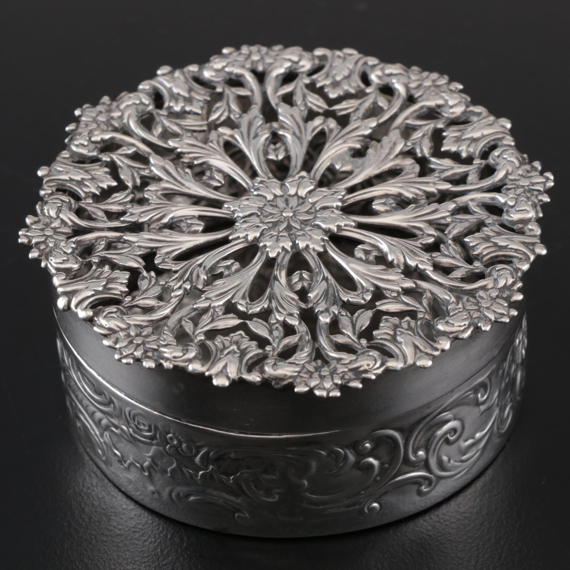 William Comyns & Sons Sterling Silver Pomander Box, London, 1909