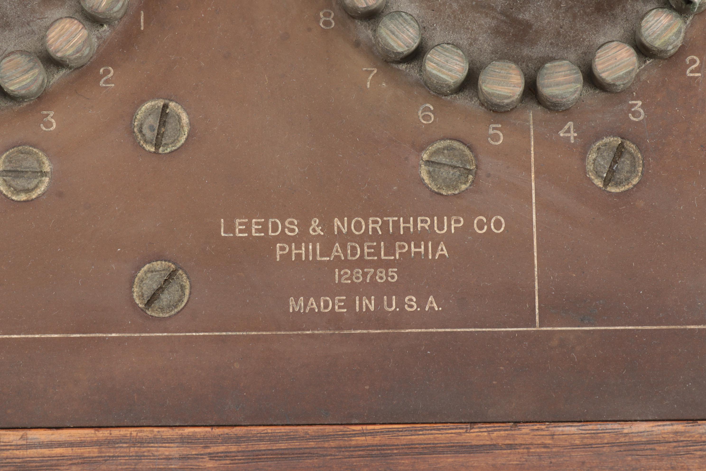 Leeds & Northrup Company, Philadelphia, Decade Capacitor In Oak Case, Vintage
