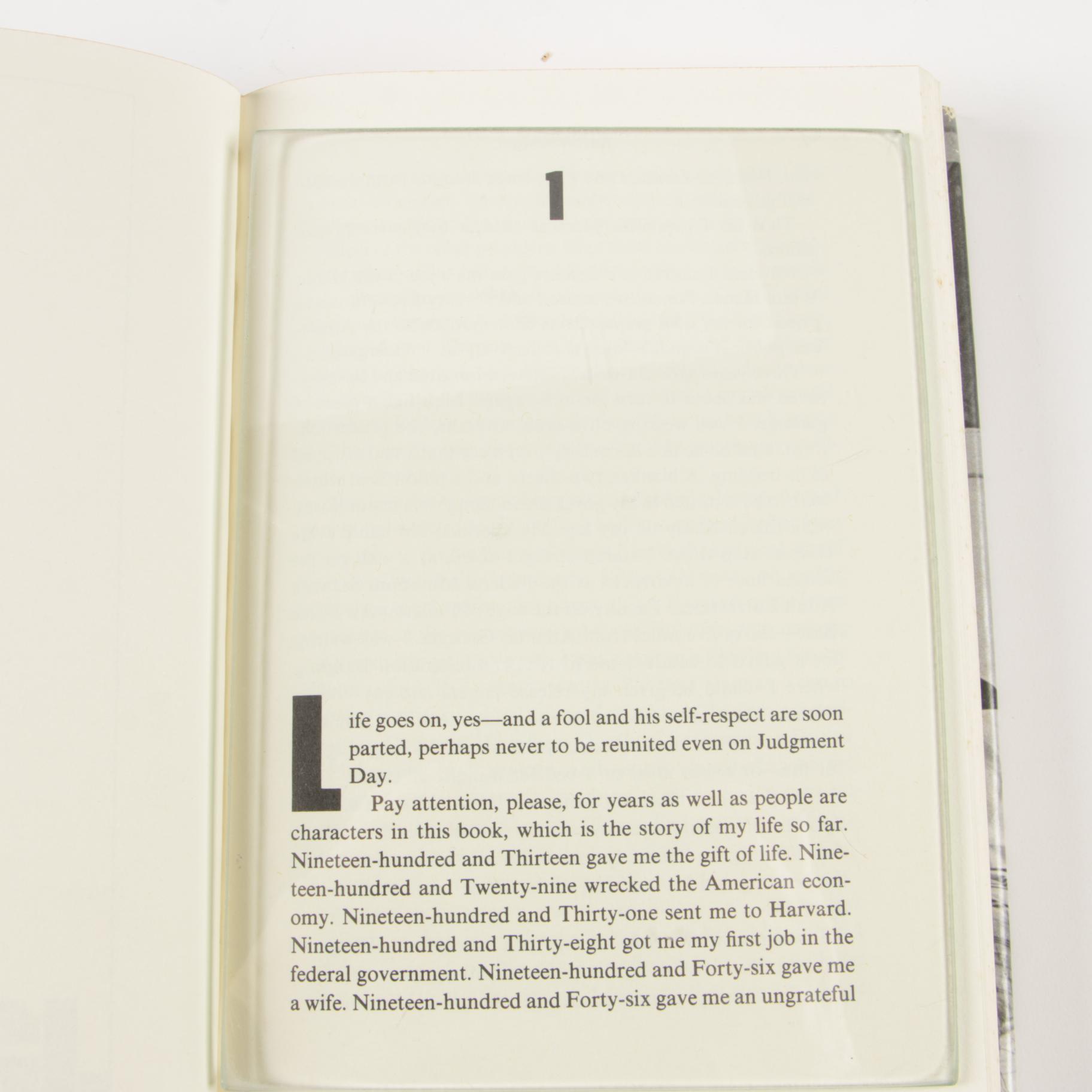 Kurt Vonnegut Books featuring "Breakfast of Champions", "Galápagos" and Others