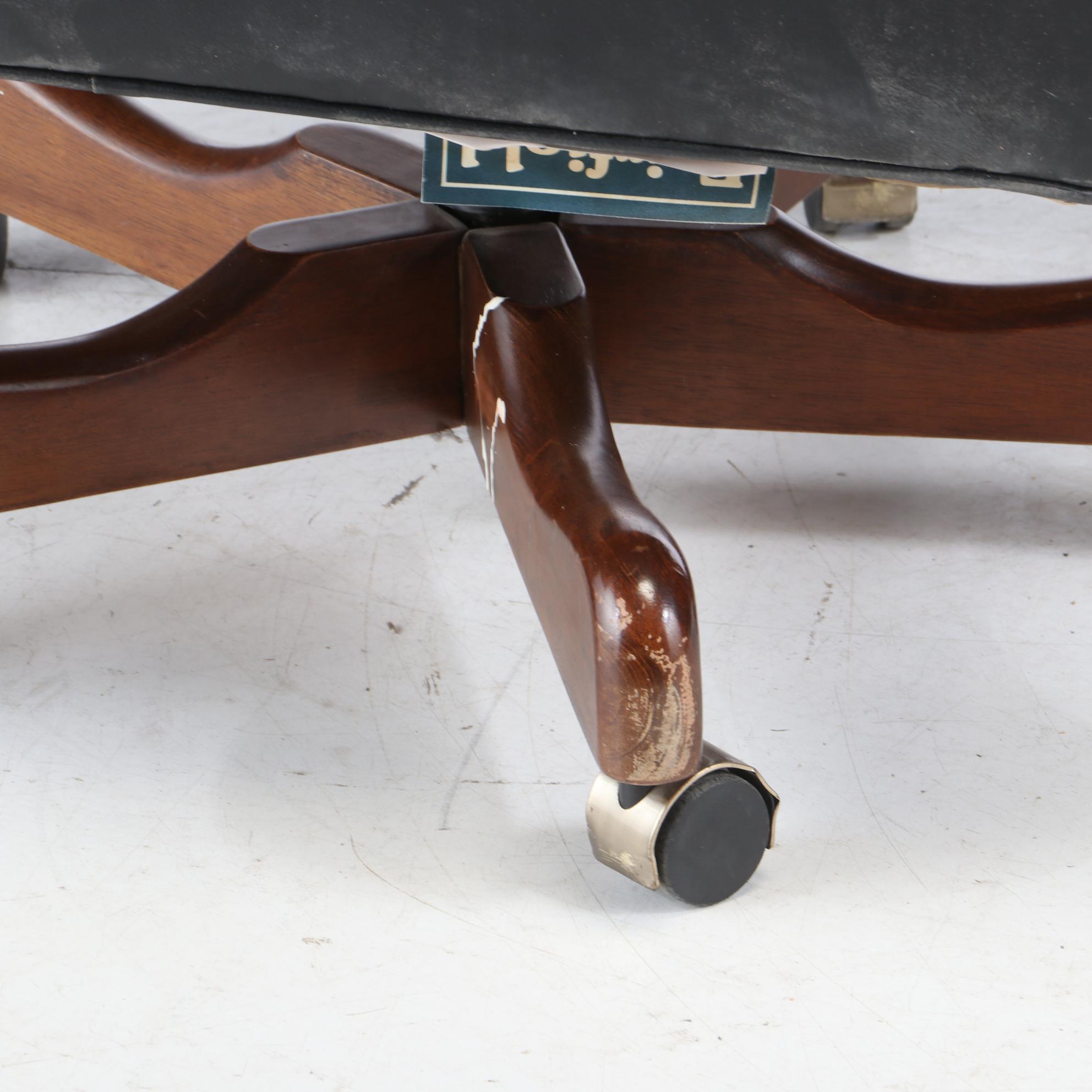 Fairfield Chair Leather "Wendell" Executive's Chair, Late 20th Century