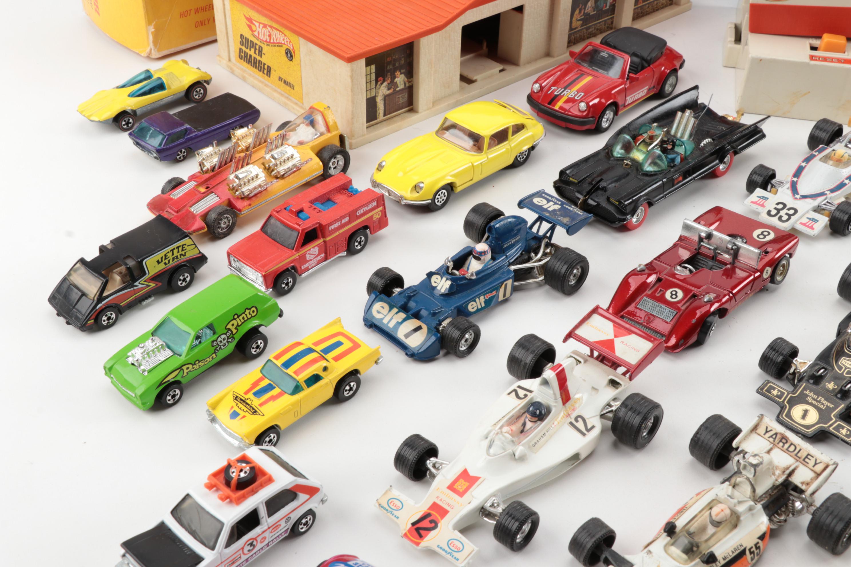 Hot Wheels "Super-Charger" Power Accessory, Race Track, Cars, and More, Vintage