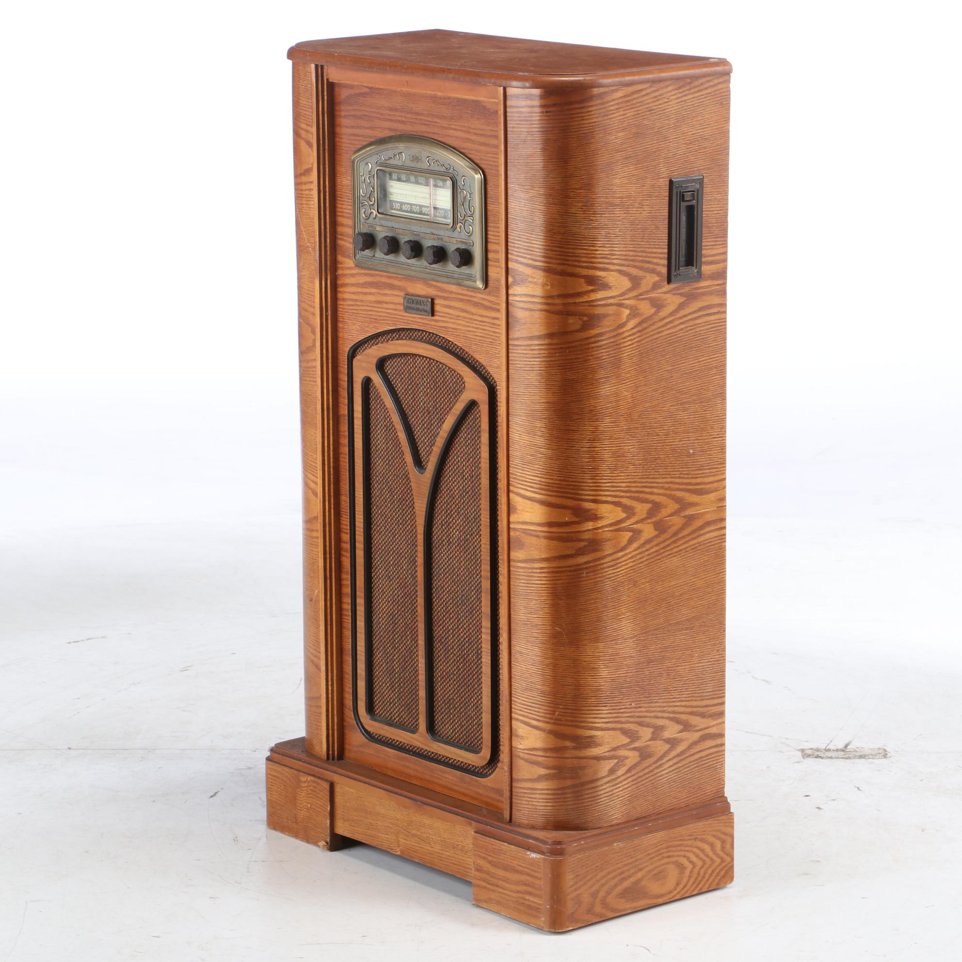 Thomas 1944 Collector's Edition Oak AM/FM Radio, Late 20th Century