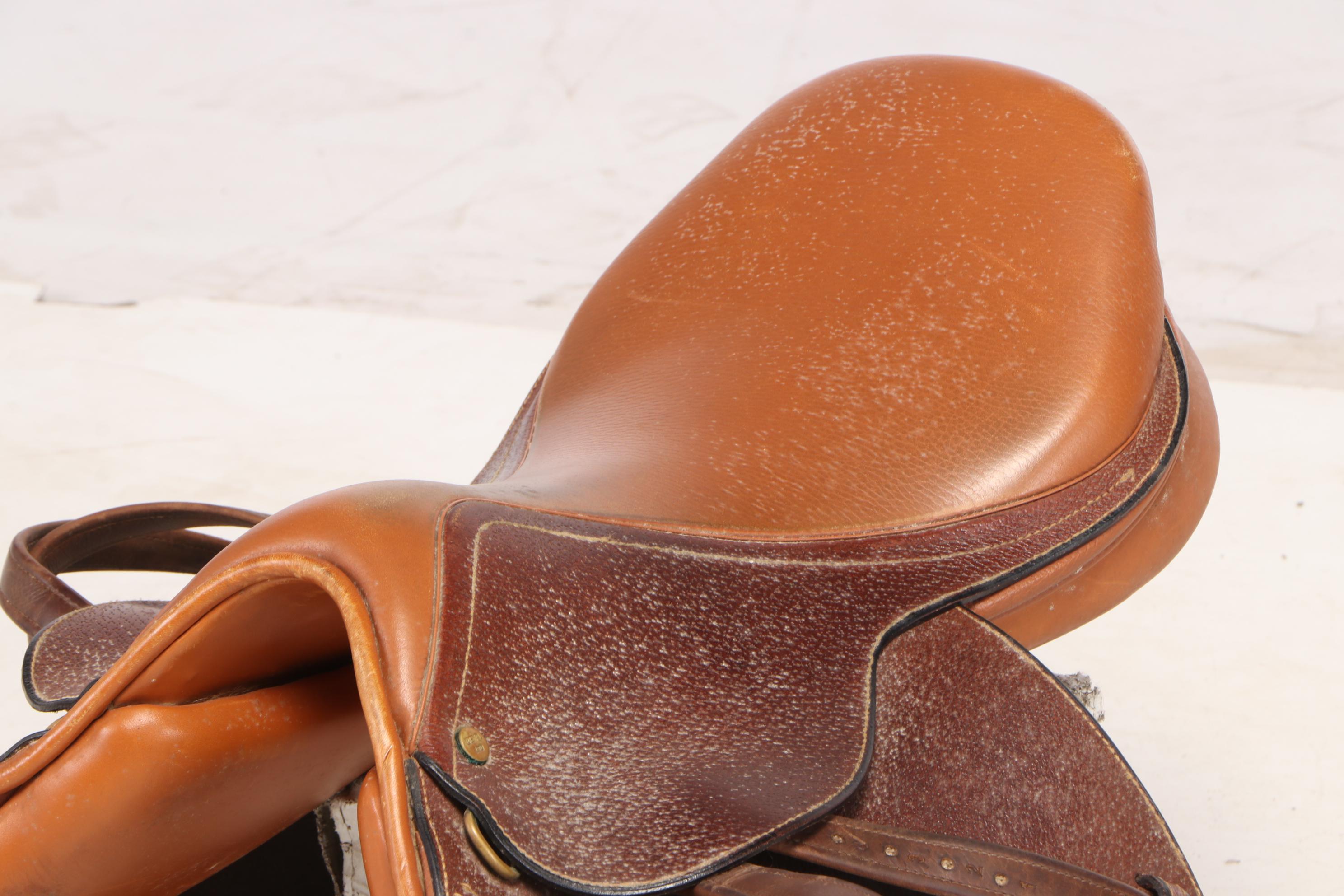 Deval Ltd. Leather English Saddle, Mid to Late 20th Century