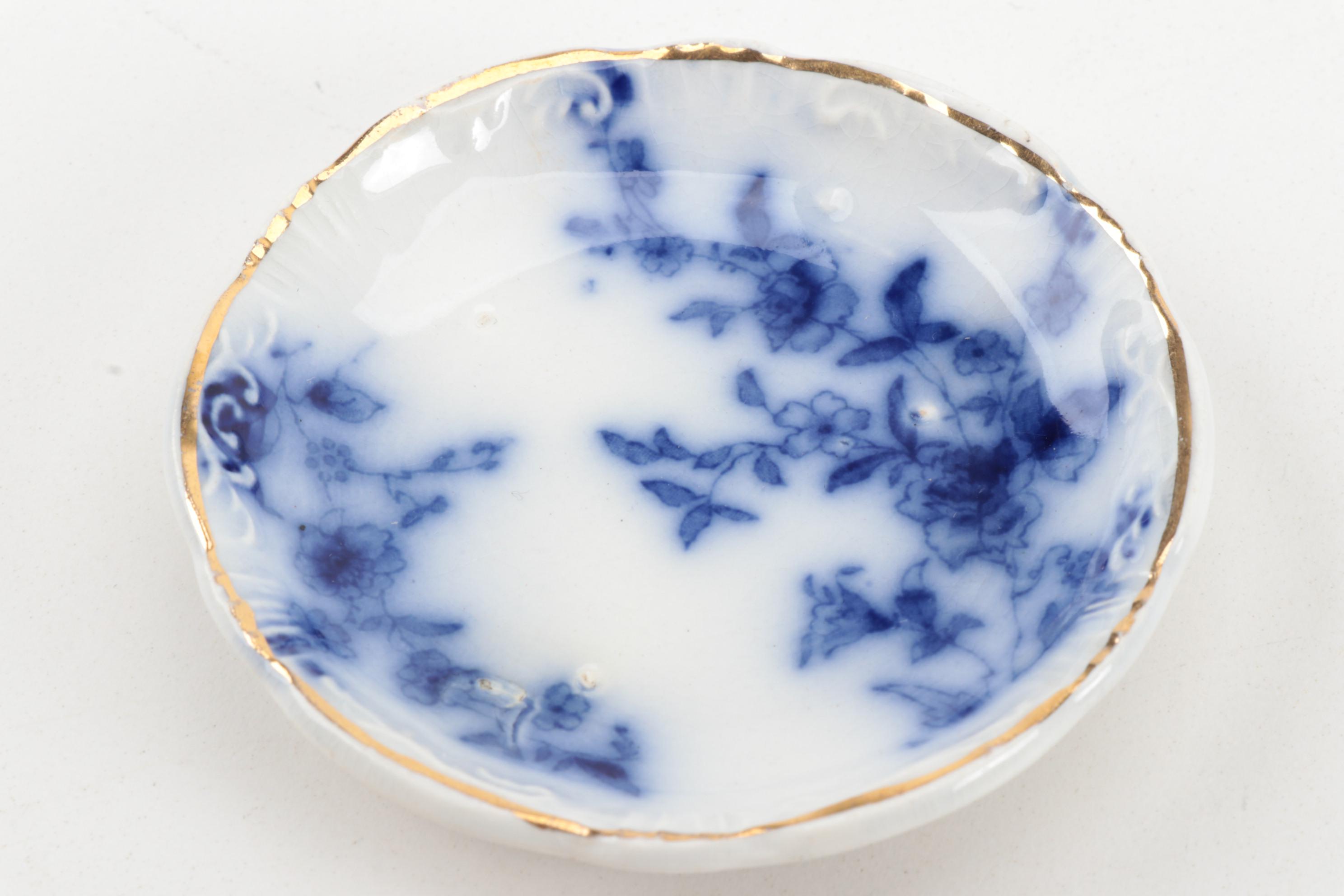 Ford & Sons Ltd "Weir" Flow Blue Gravy Boat with Other Gravy and Butter Pats