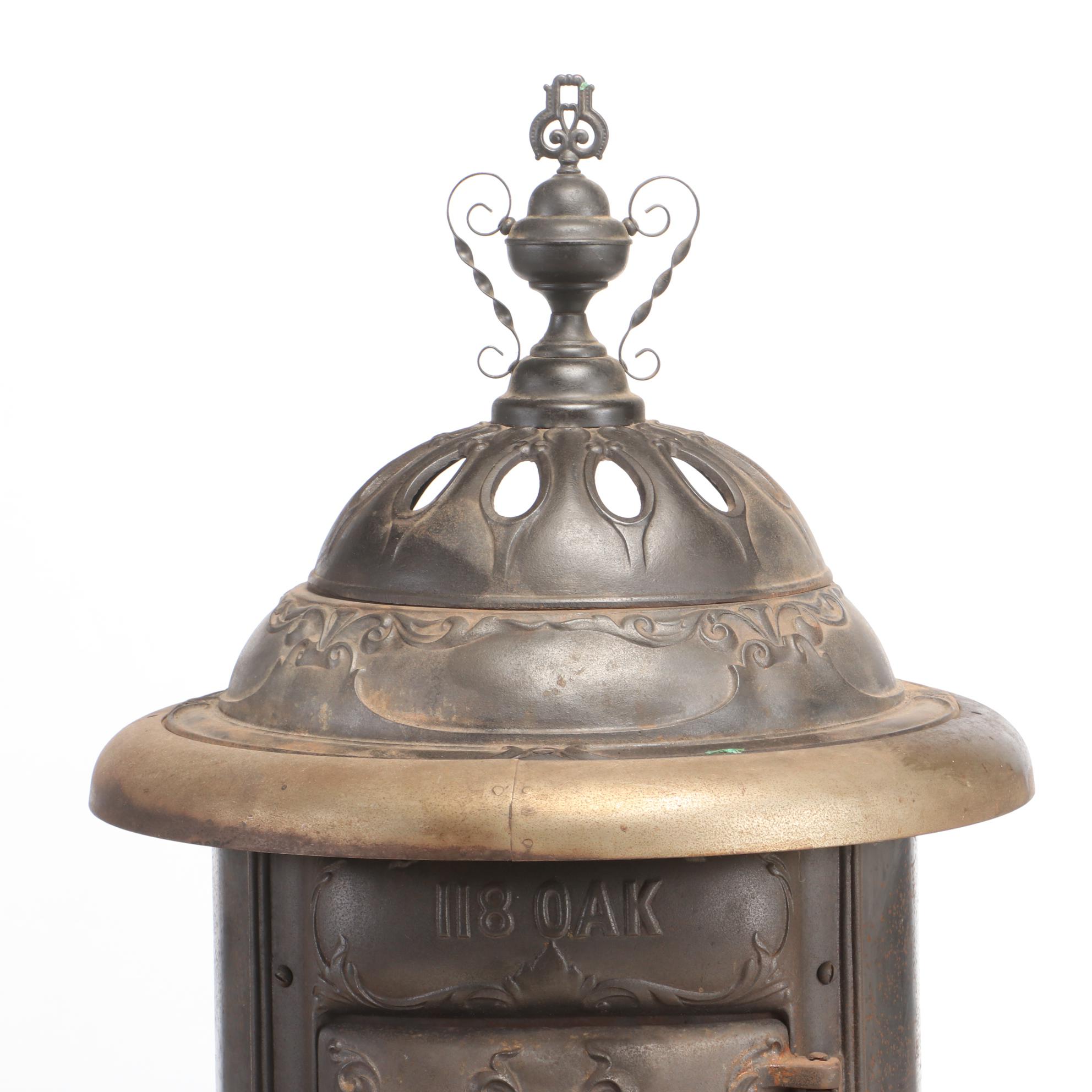 Peninsular Stove Co. Cast Iron Pot Belly Wood Buring Stove, Late 19th Century