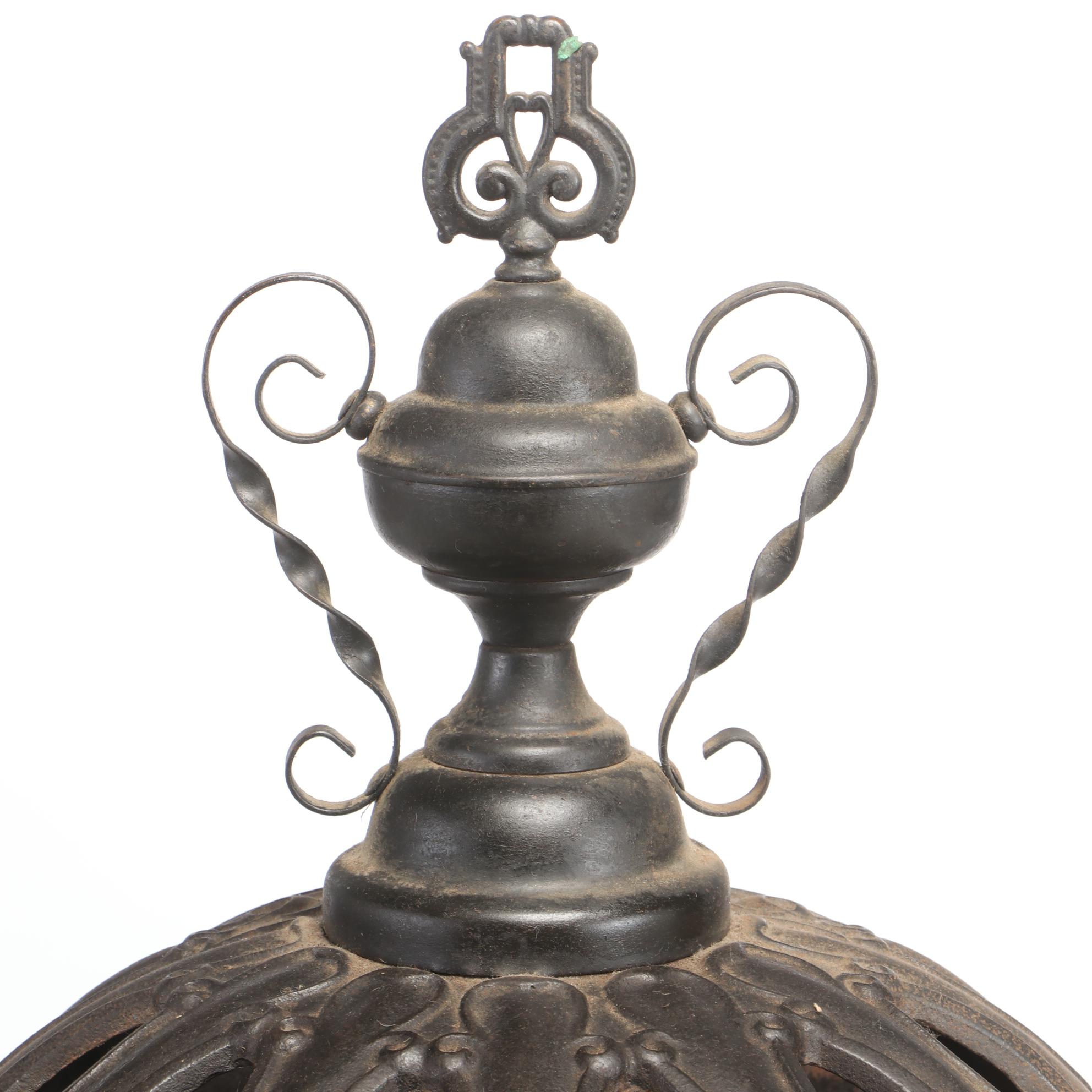 Peninsular Stove Co. Cast Iron Pot Belly Wood Buring Stove, Late 19th Century
