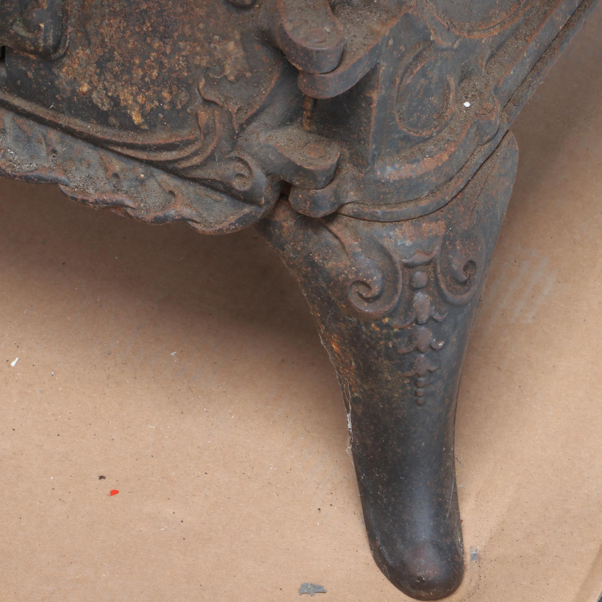 Peninsular Stove Co. Cast Iron Pot Belly Wood Buring Stove, Late 19th Century