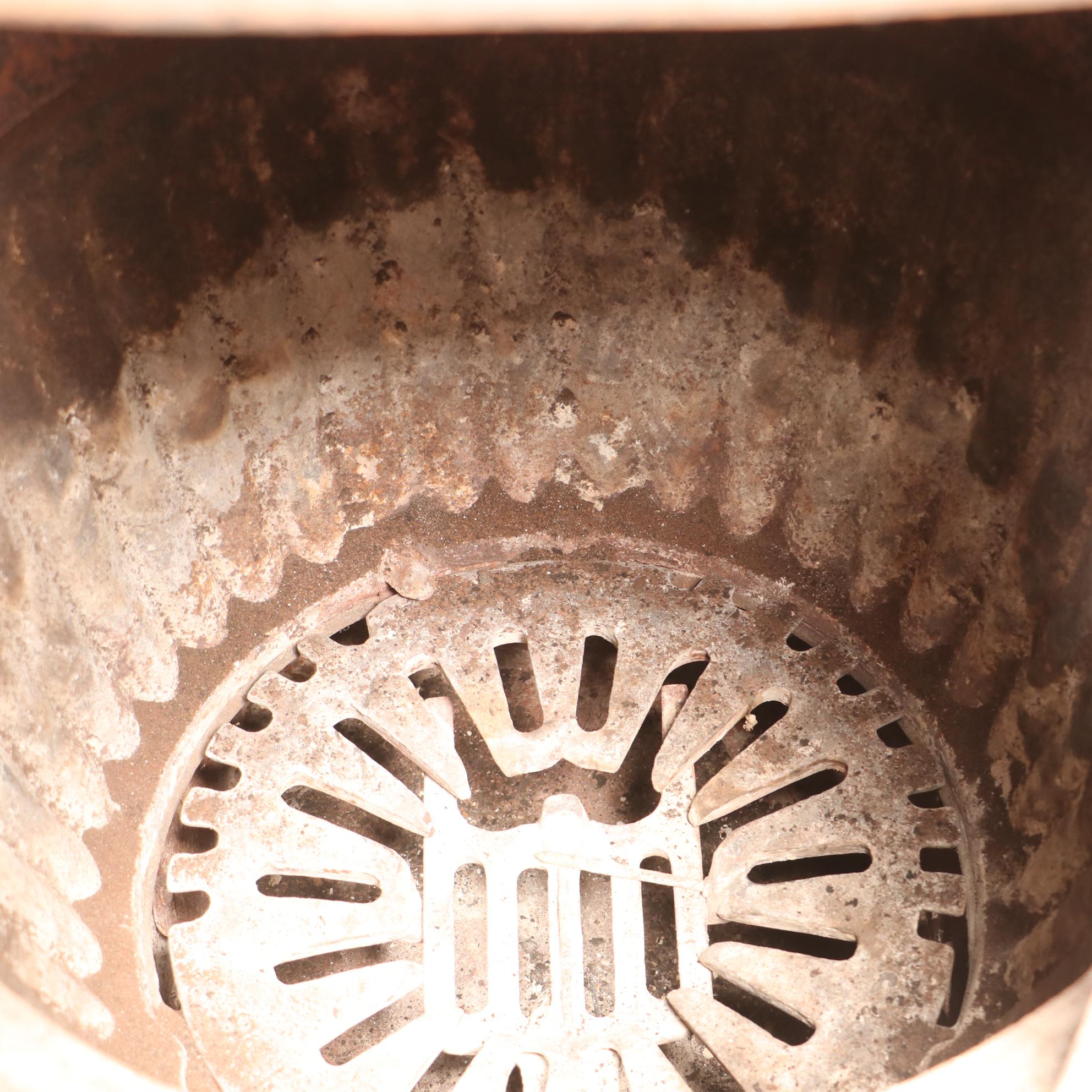 Peninsular Stove Co. Cast Iron Pot Belly Wood Buring Stove, Late 19th Century