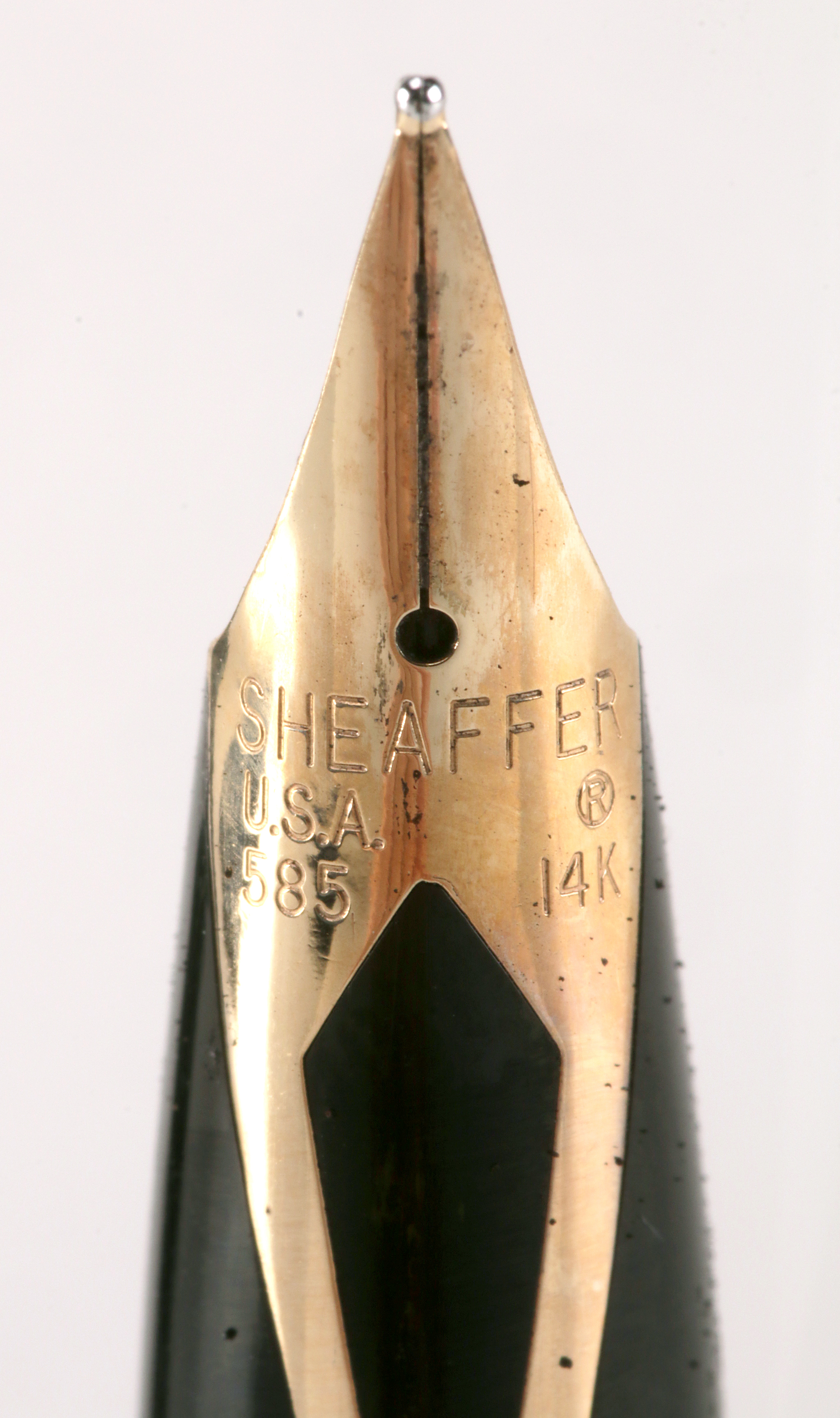 Sheaffer Targa Black Lacquer Fountain Pen with 14K Gold Nib