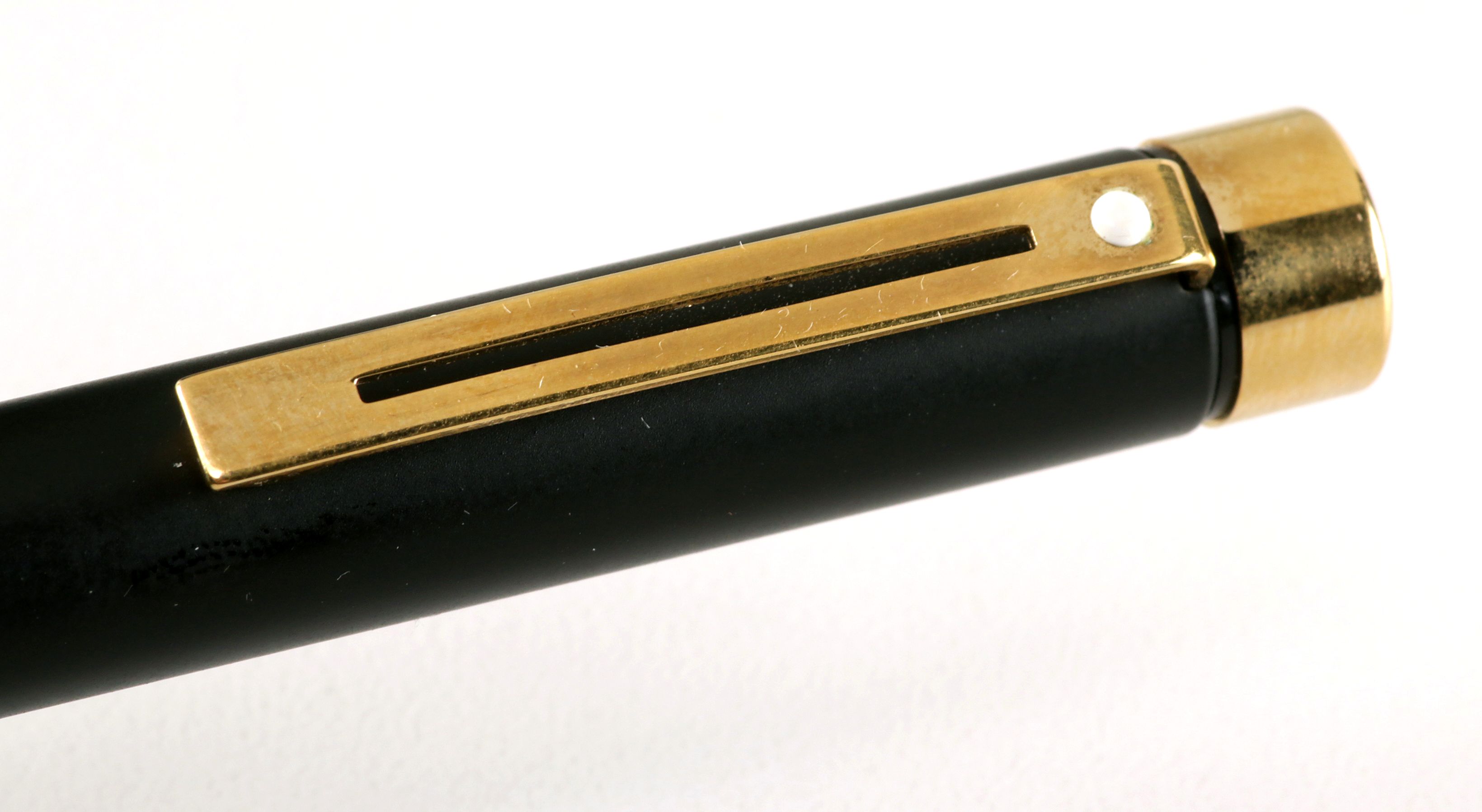 Sheaffer Targa Black Lacquer Fountain Pen with 14K Gold Nib