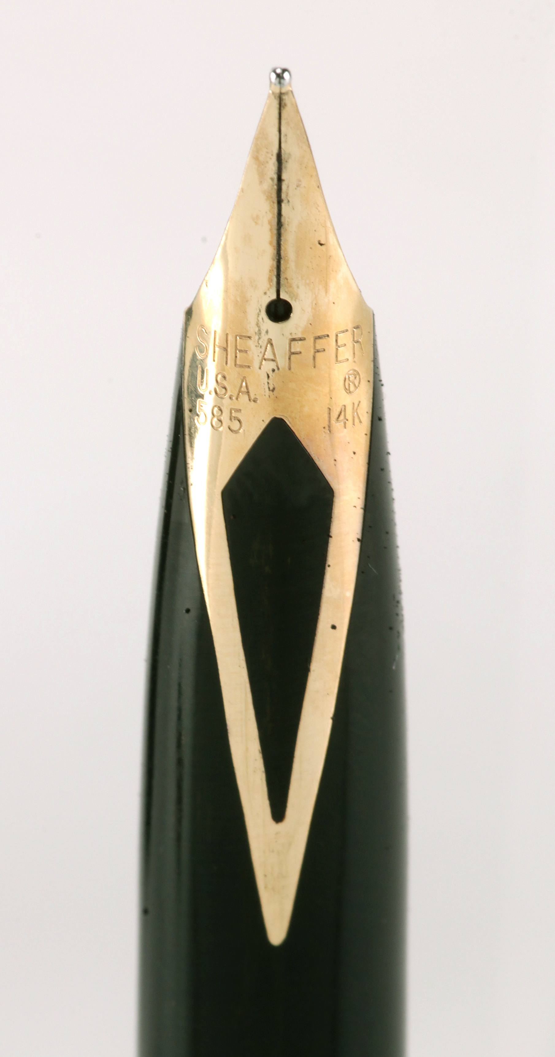 Sheaffer Targa Black Lacquer Fountain Pen with 14K Gold Nib