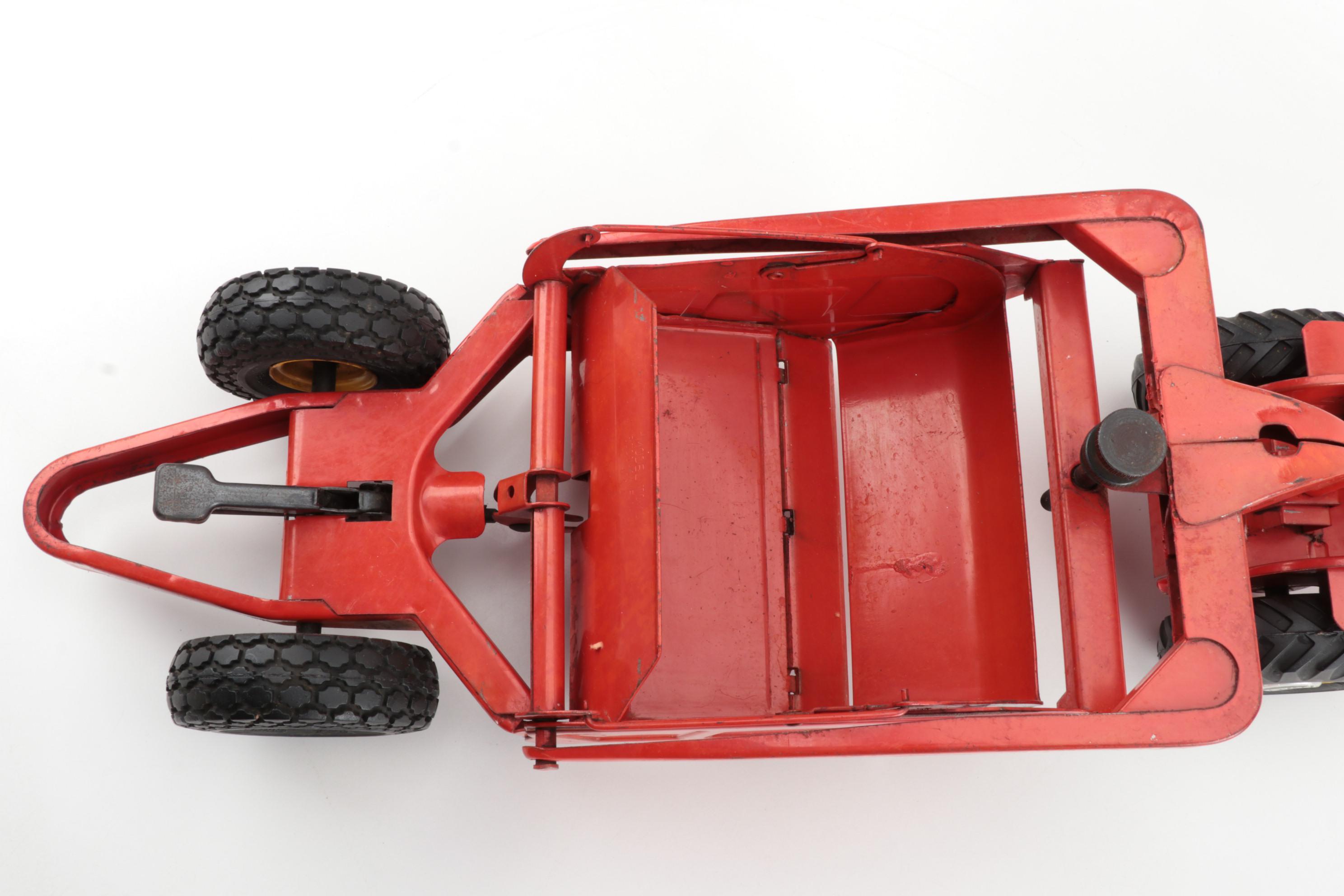 Doepke Co. "Heiliner" Pressed Steel Framing Tractor with Scraper, circa 1950s