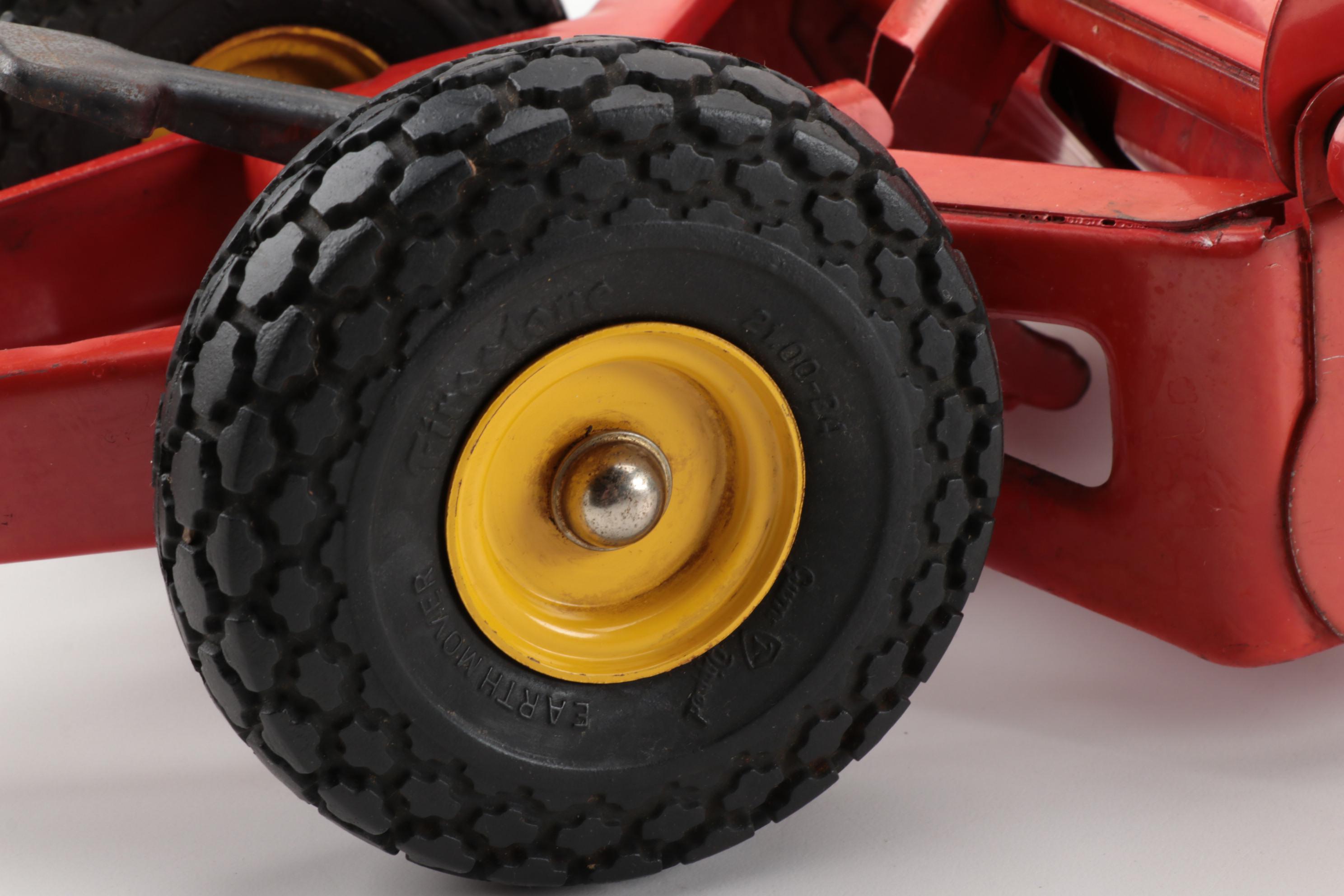 Doepke Co. "Heiliner" Pressed Steel Framing Tractor with Scraper, circa 1950s