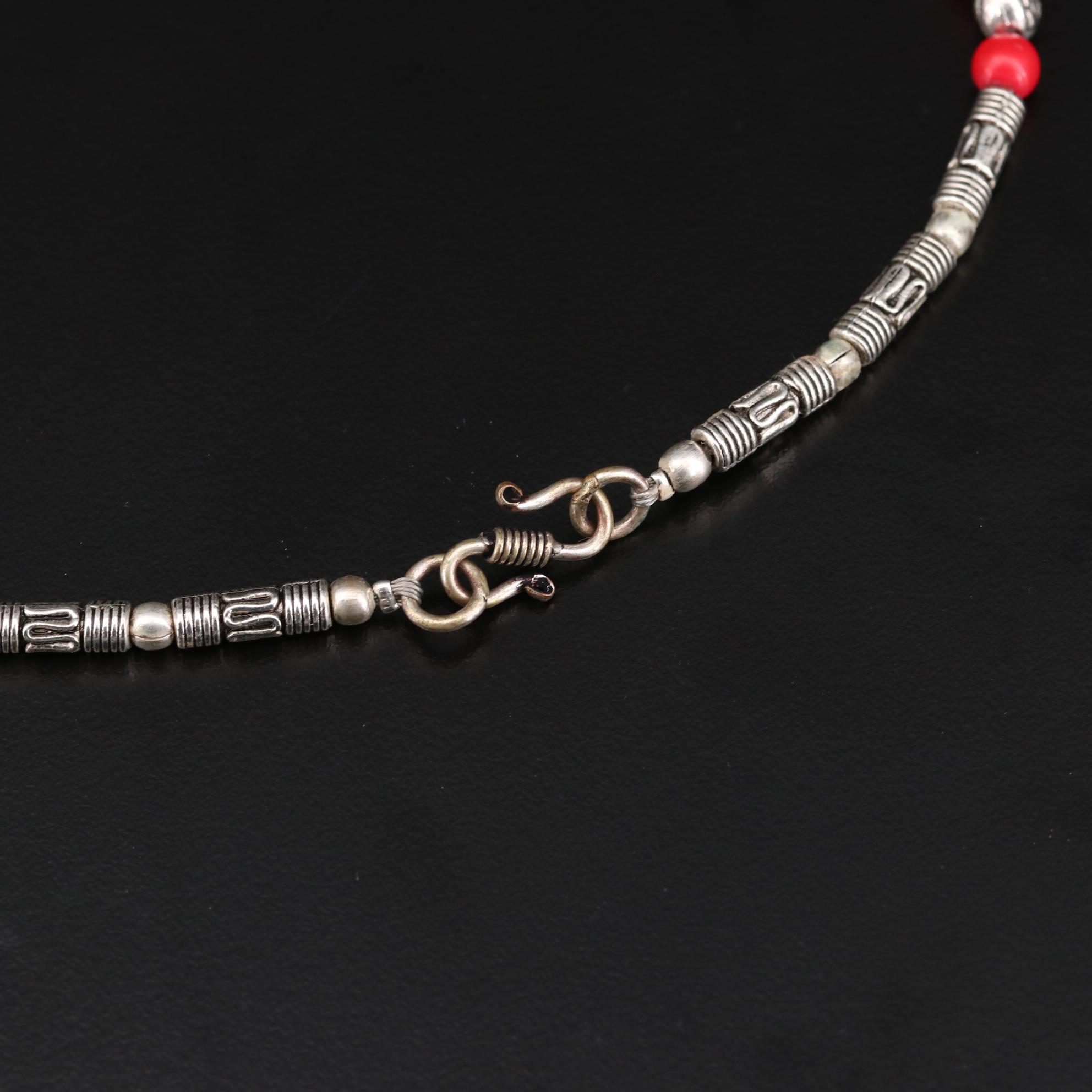 Collar Necklace with Imitation Gemstones, Chipped Coral in Resin and Jasper