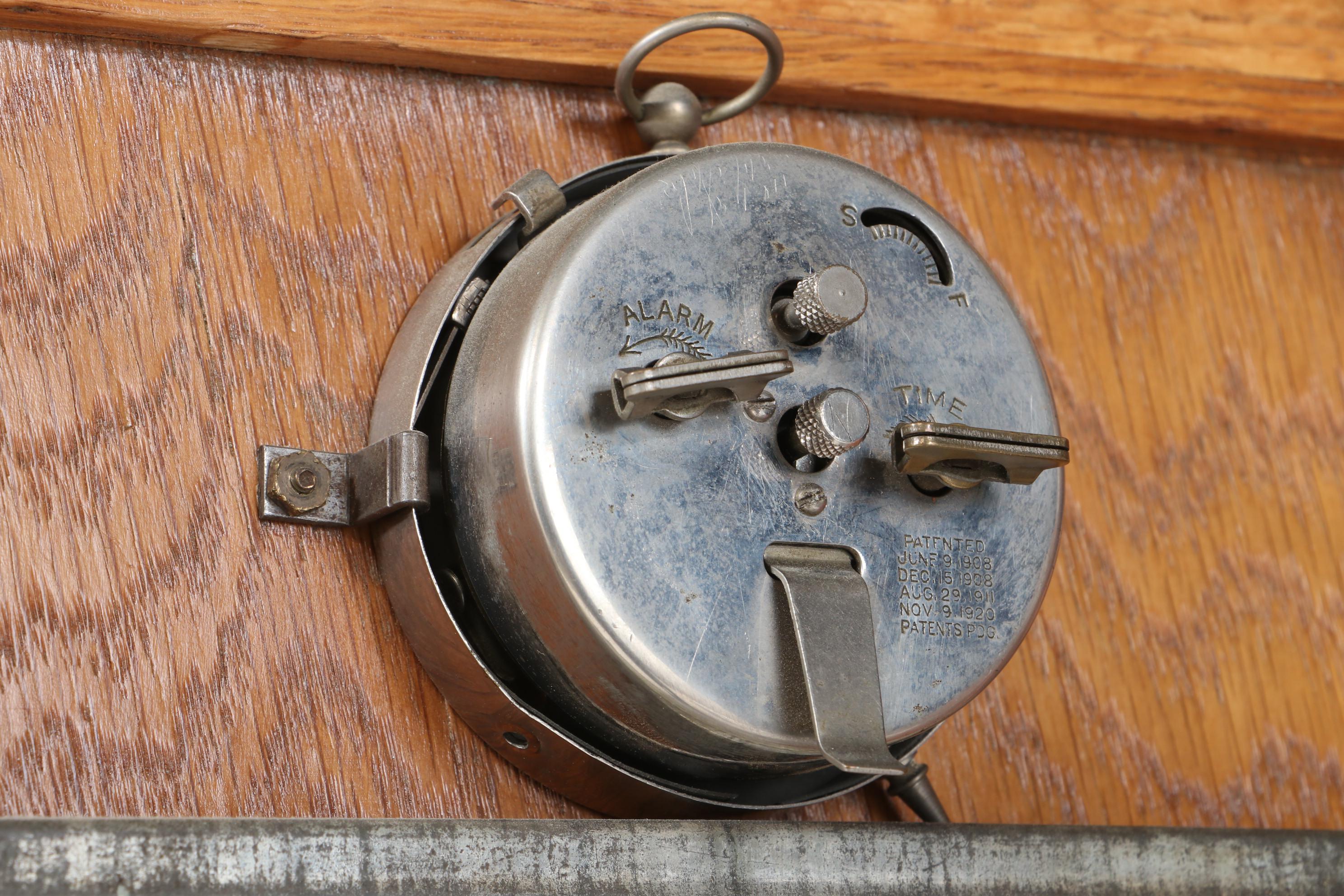 Boone Kitchen Cabinet Company Oak Hoosier-Style Cabinet, circa 1930