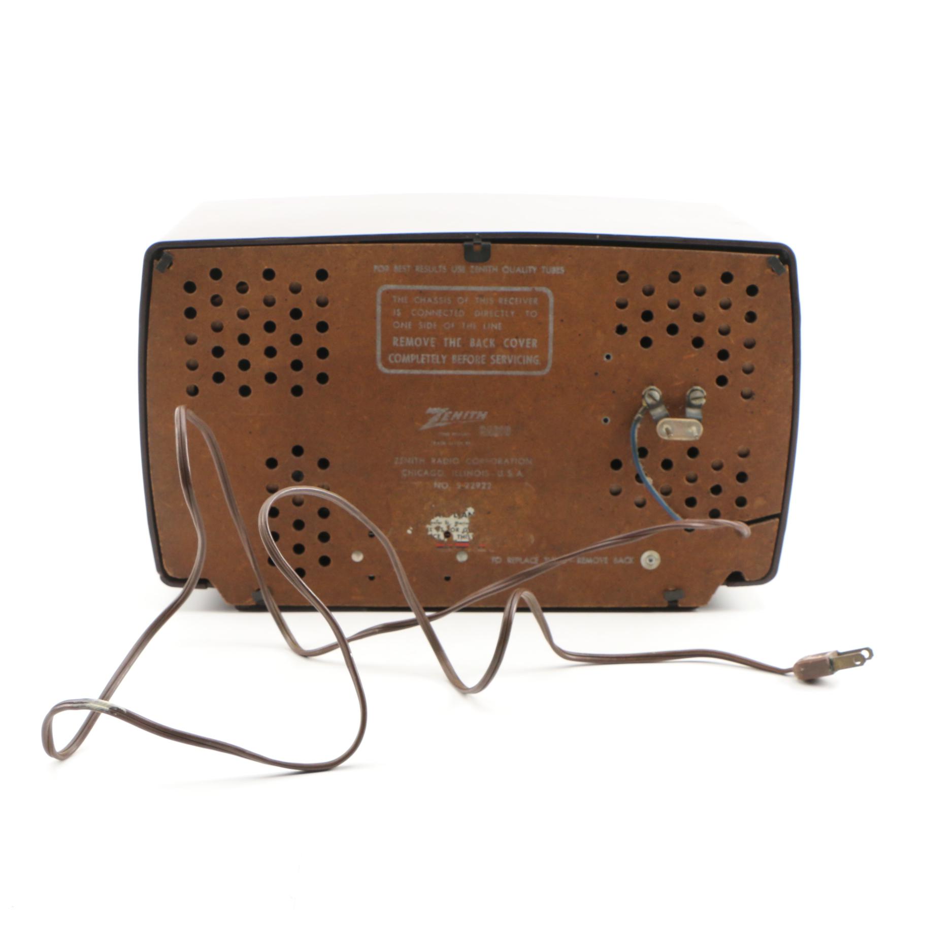 Mid Century Modern Am-FM Zenith Model Radio