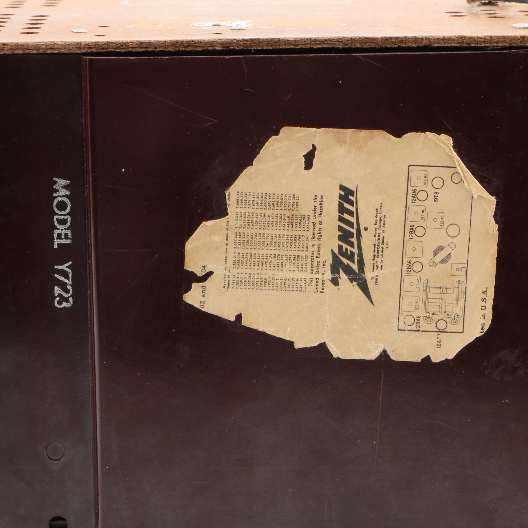 Mid Century Modern Am-FM Zenith Model Radio