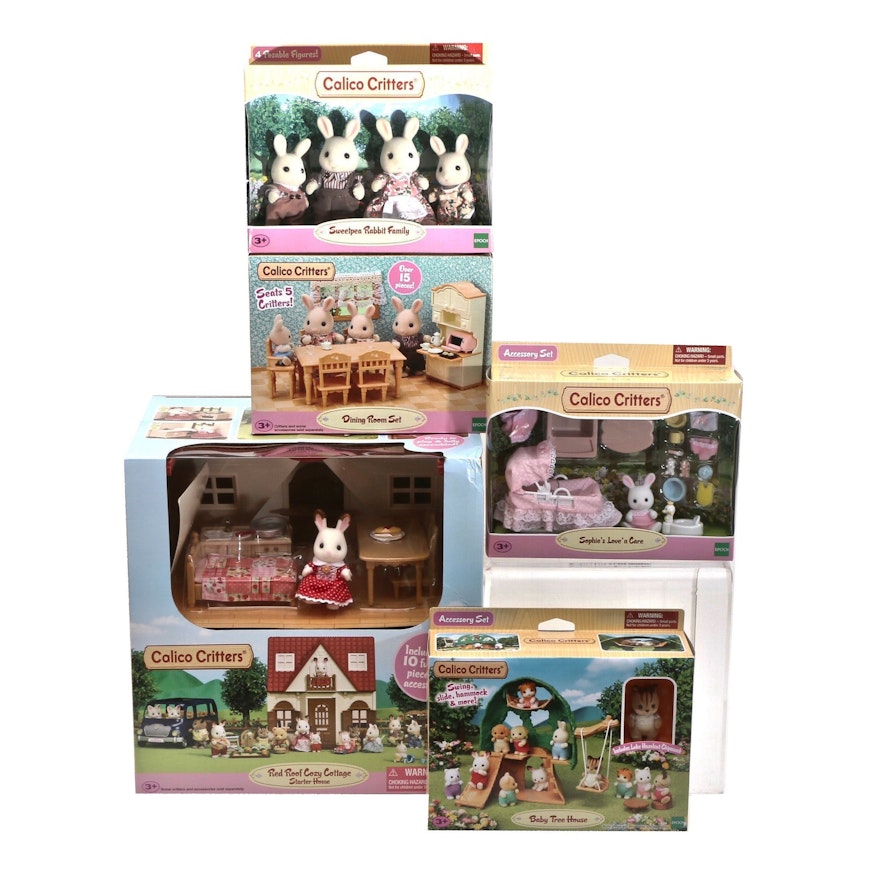 Calico Critters Starter Home with Furniture, Figurines and Accessories