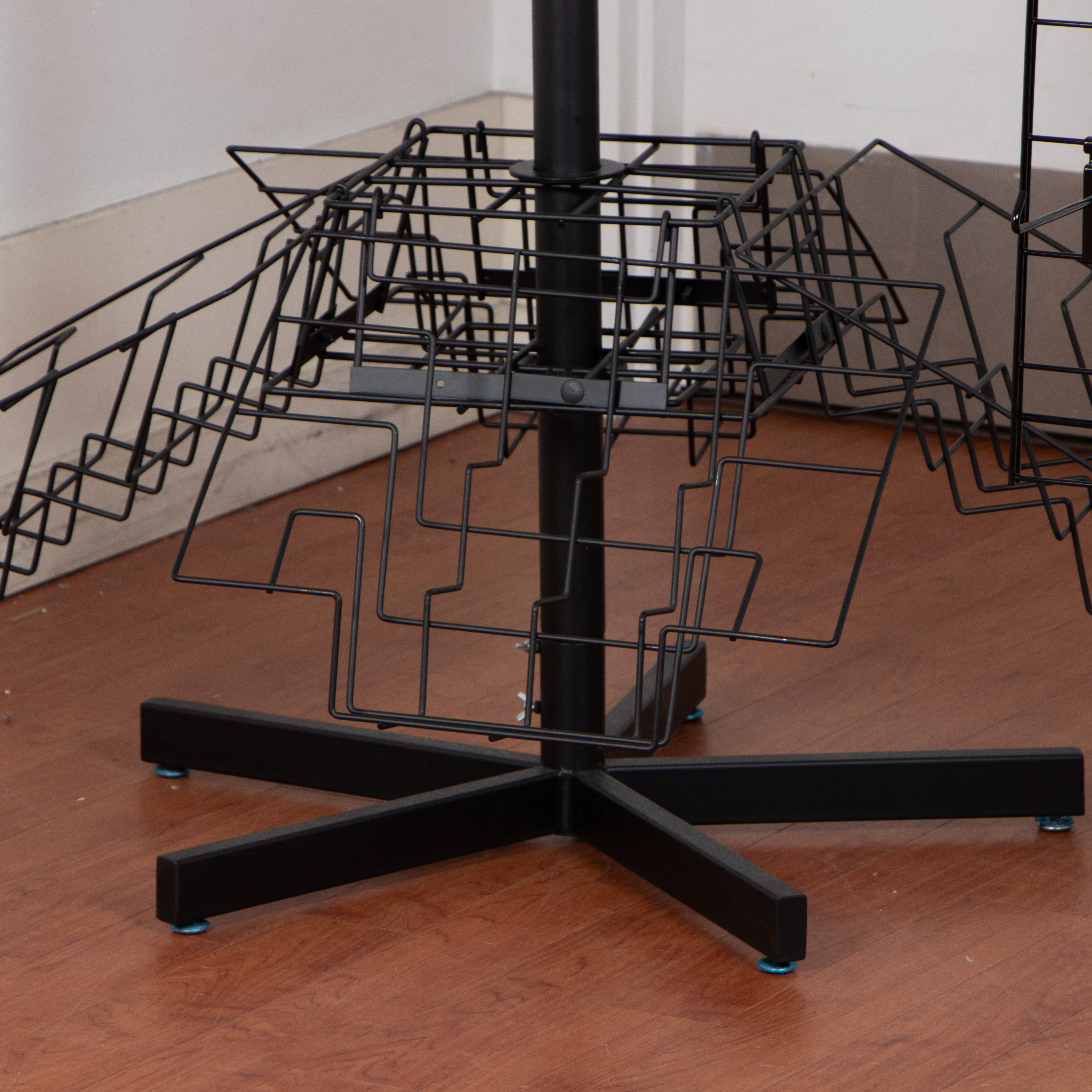 Rotating Metal Store Fixture Display Racks