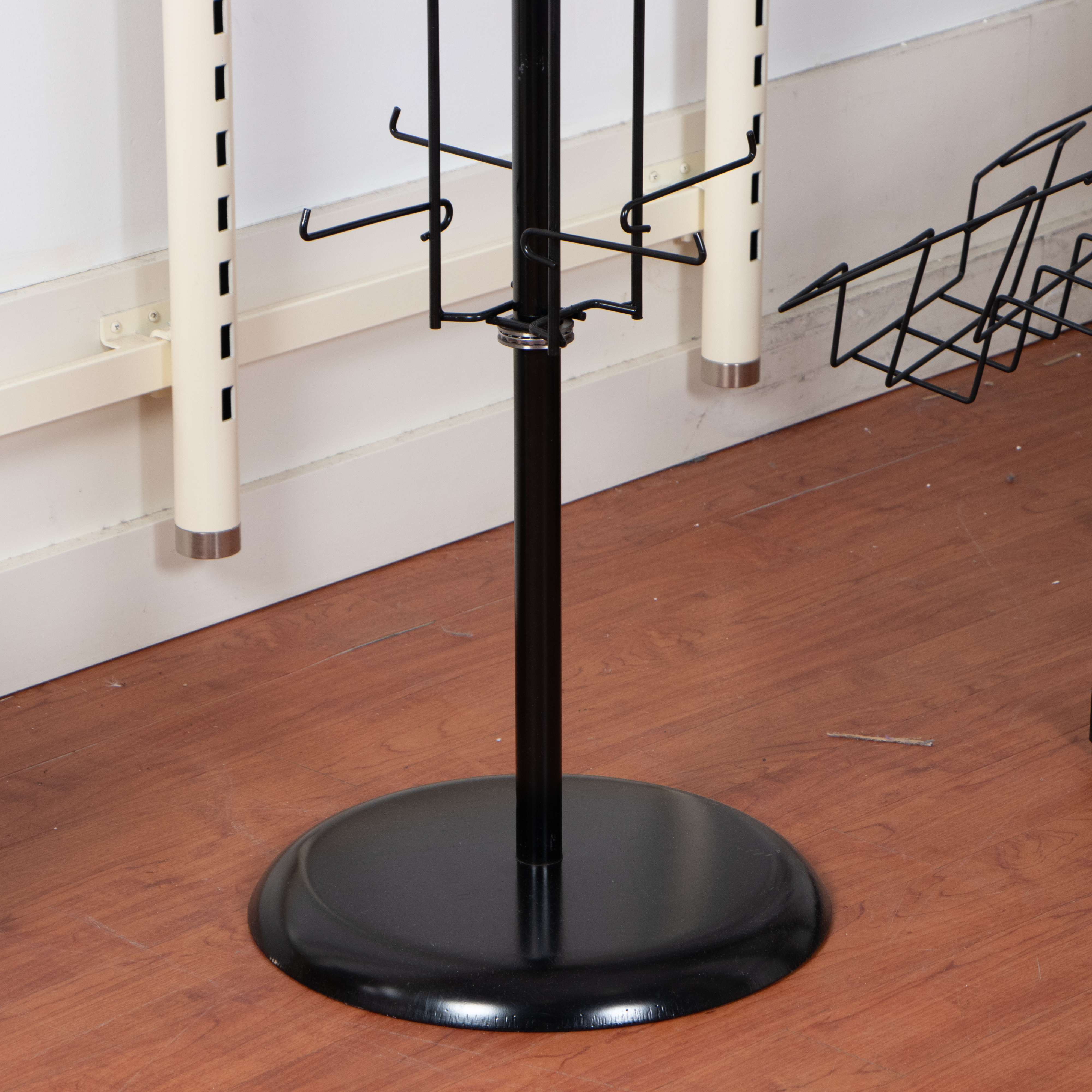 Rotating Metal Store Fixture Display Racks
