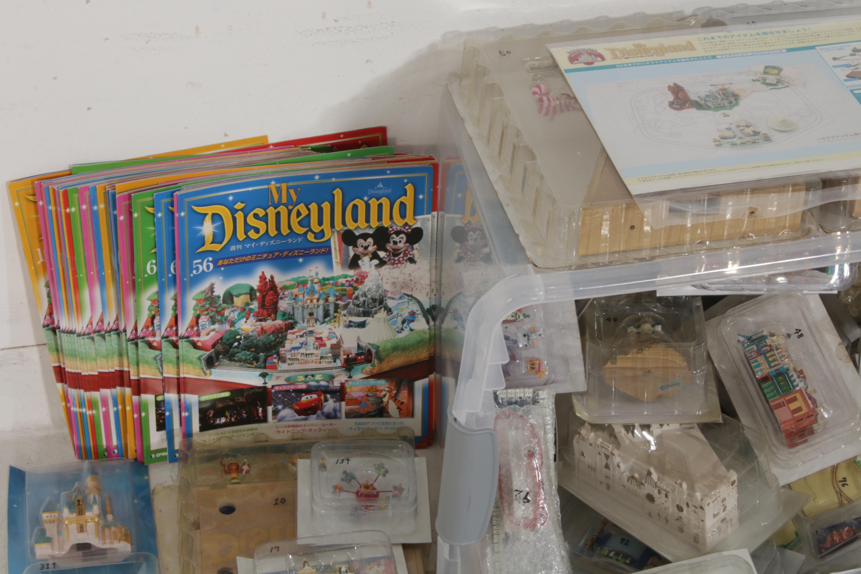 De Agostini My Disneyland Diorama with Display Case, Miniatures and Magazines