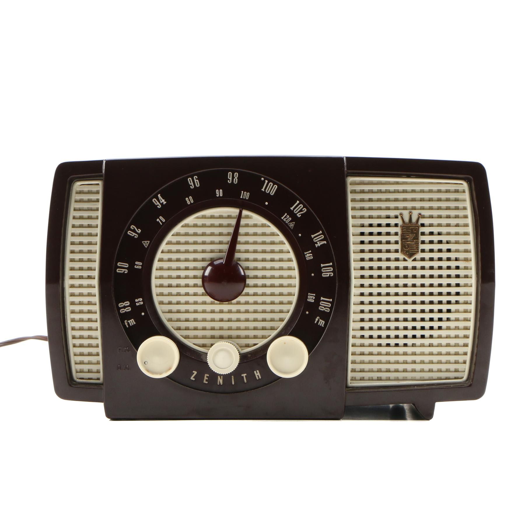Mid Century Modern Am-FM Zenith Model Radio