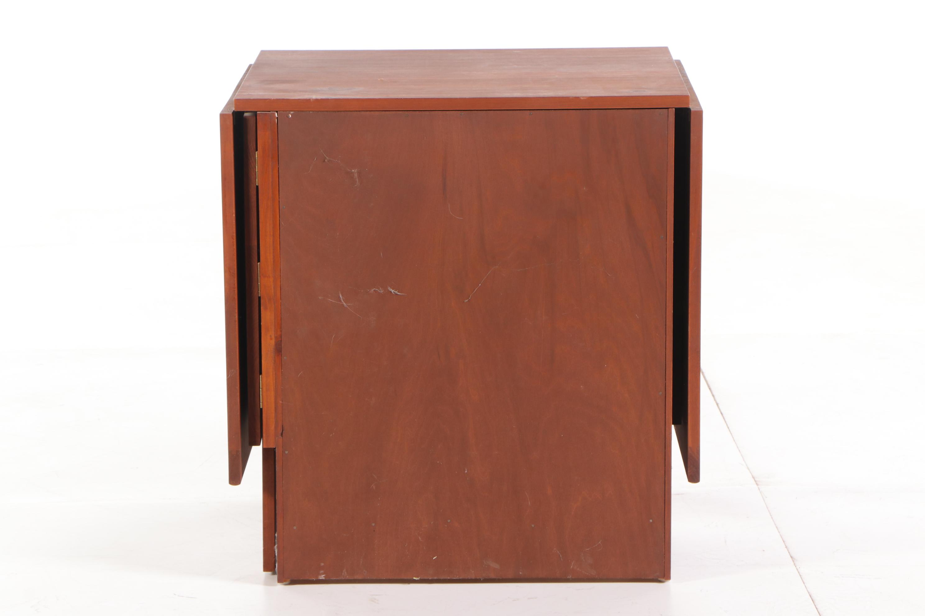 Early American Style Stained Pine Drop Leaf Buffet Server, Mid-20th Century