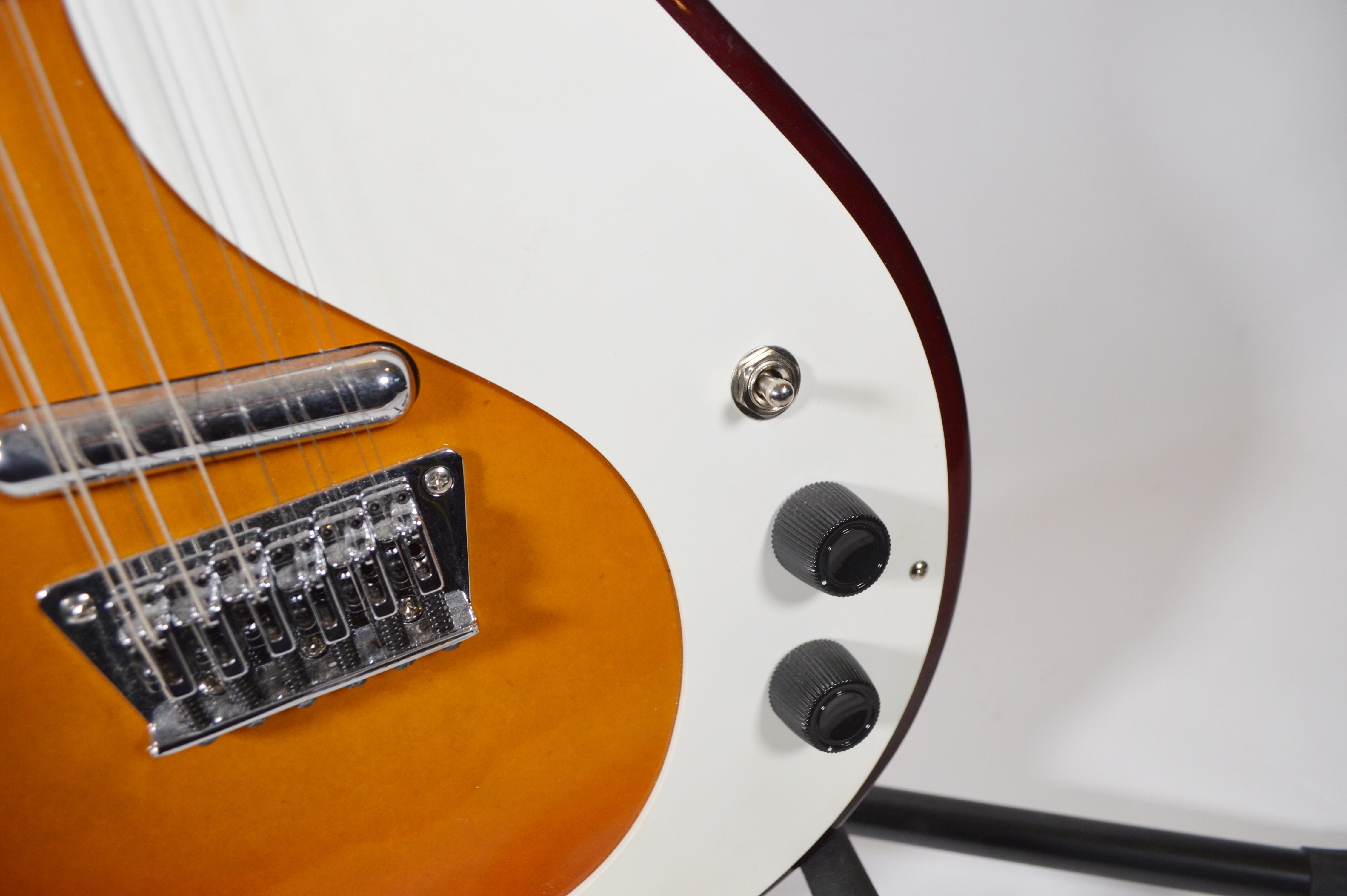 Danelectro 12 String Electric Guitar Tobacco Sunburst and Hard Carrying Case