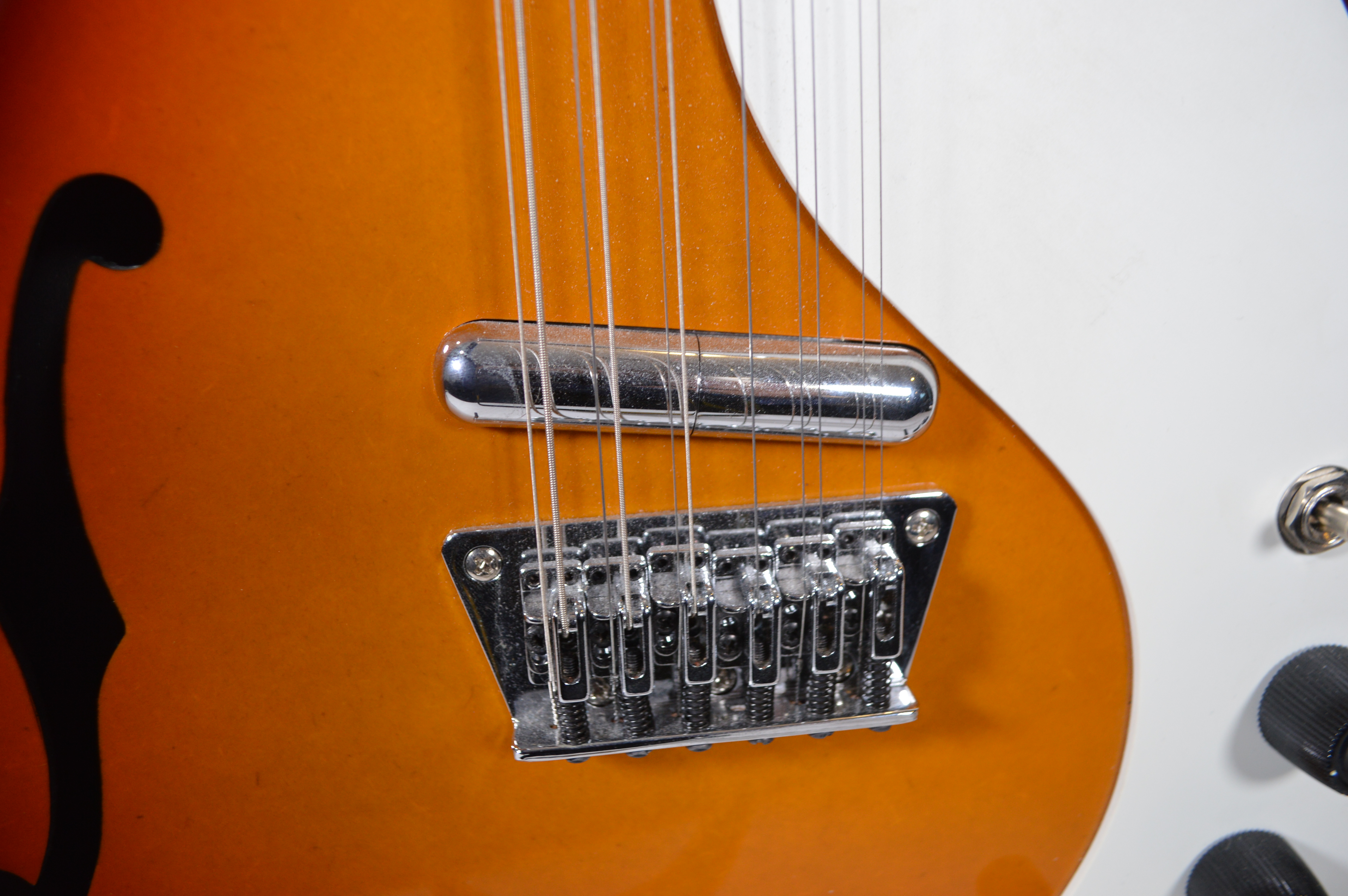 Danelectro 12 String Electric Guitar Tobacco Sunburst and Hard Carrying Case