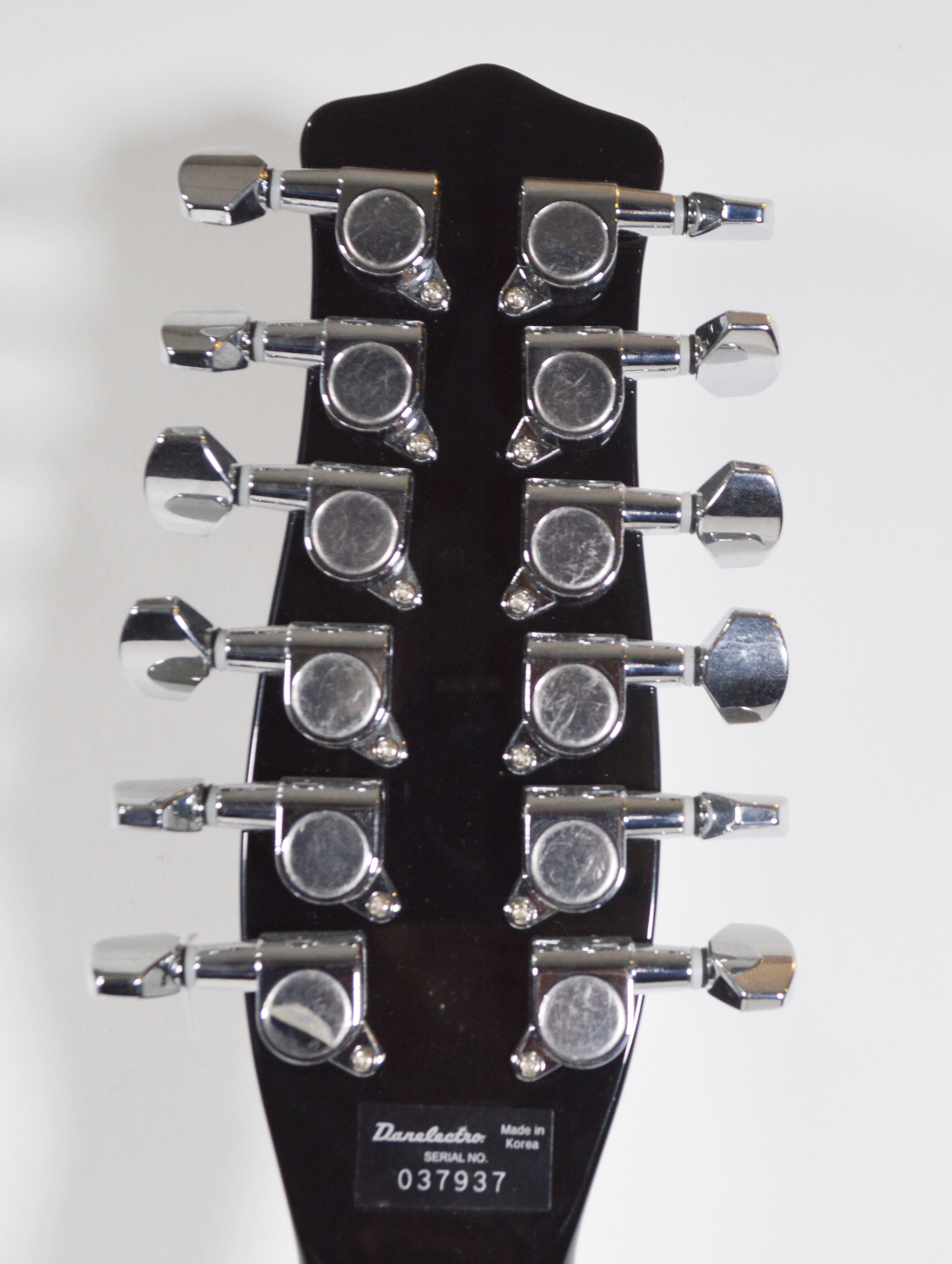 Danelectro 12 String Electric Guitar Tobacco Sunburst and Hard Carrying Case