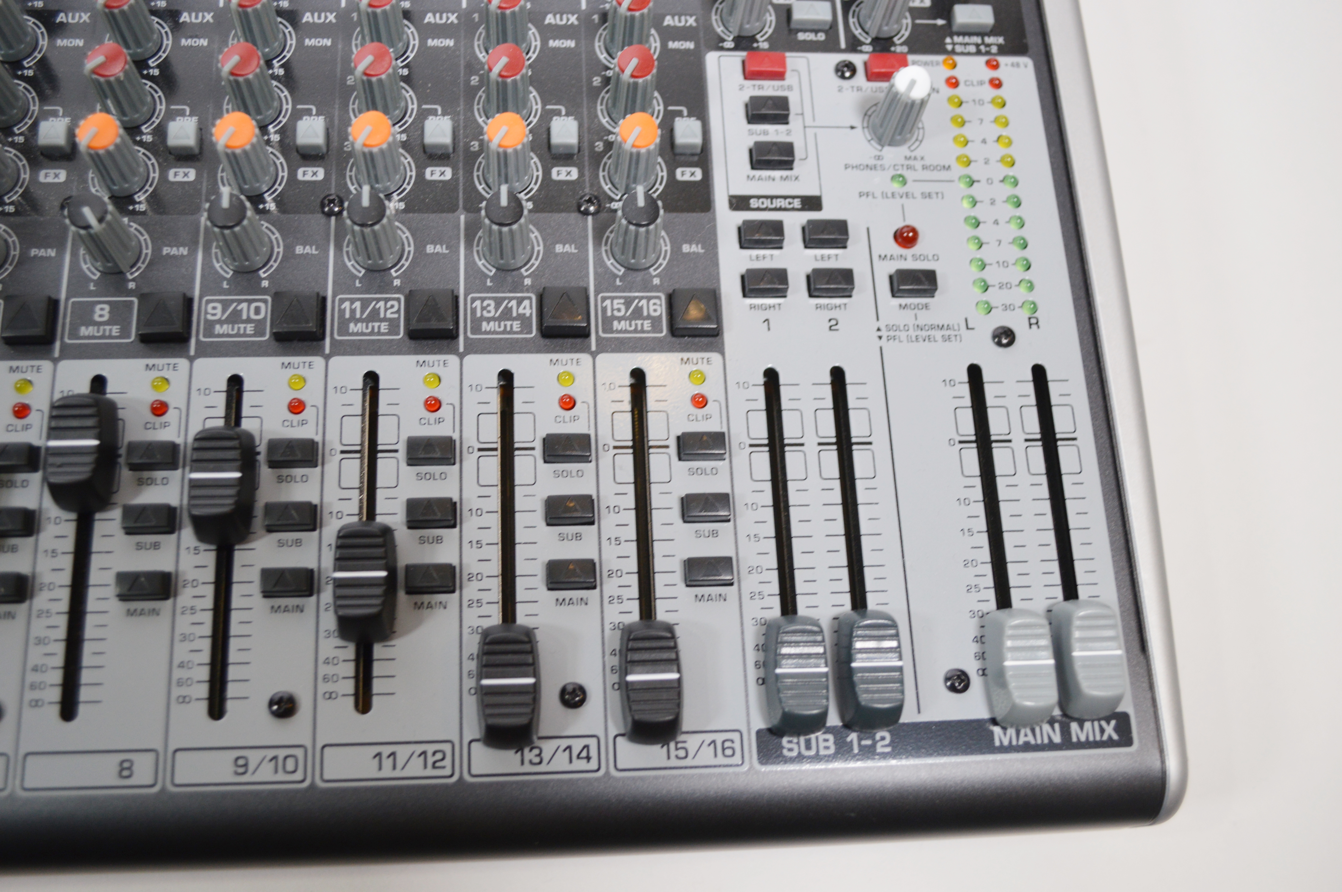 Behringer Xenyx Sound Mixer with USB and Effects